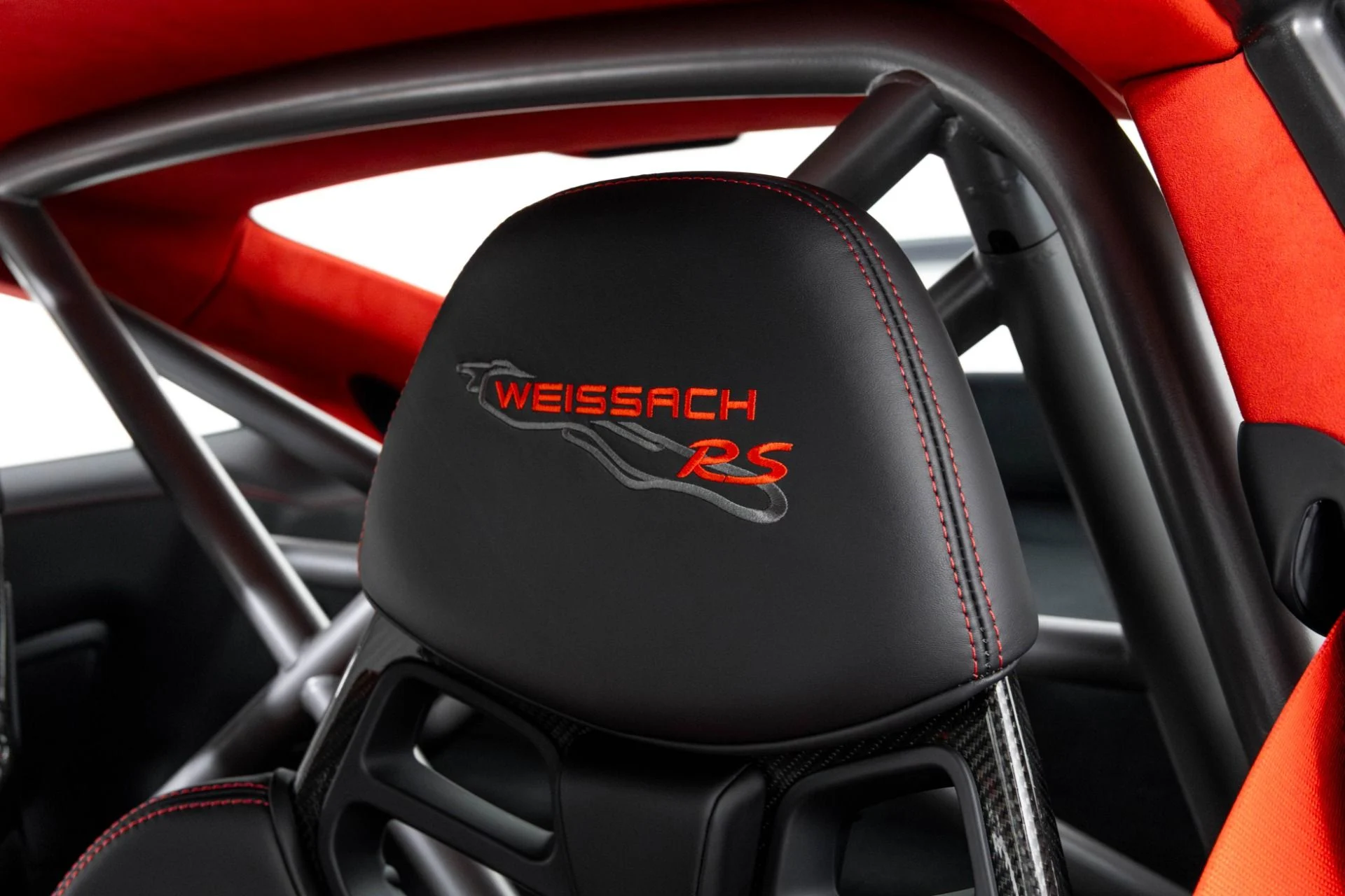 mph015_3377548174_Used_2018_Porsche_911_GT_2_RS_1762984468_bbad85ba7f