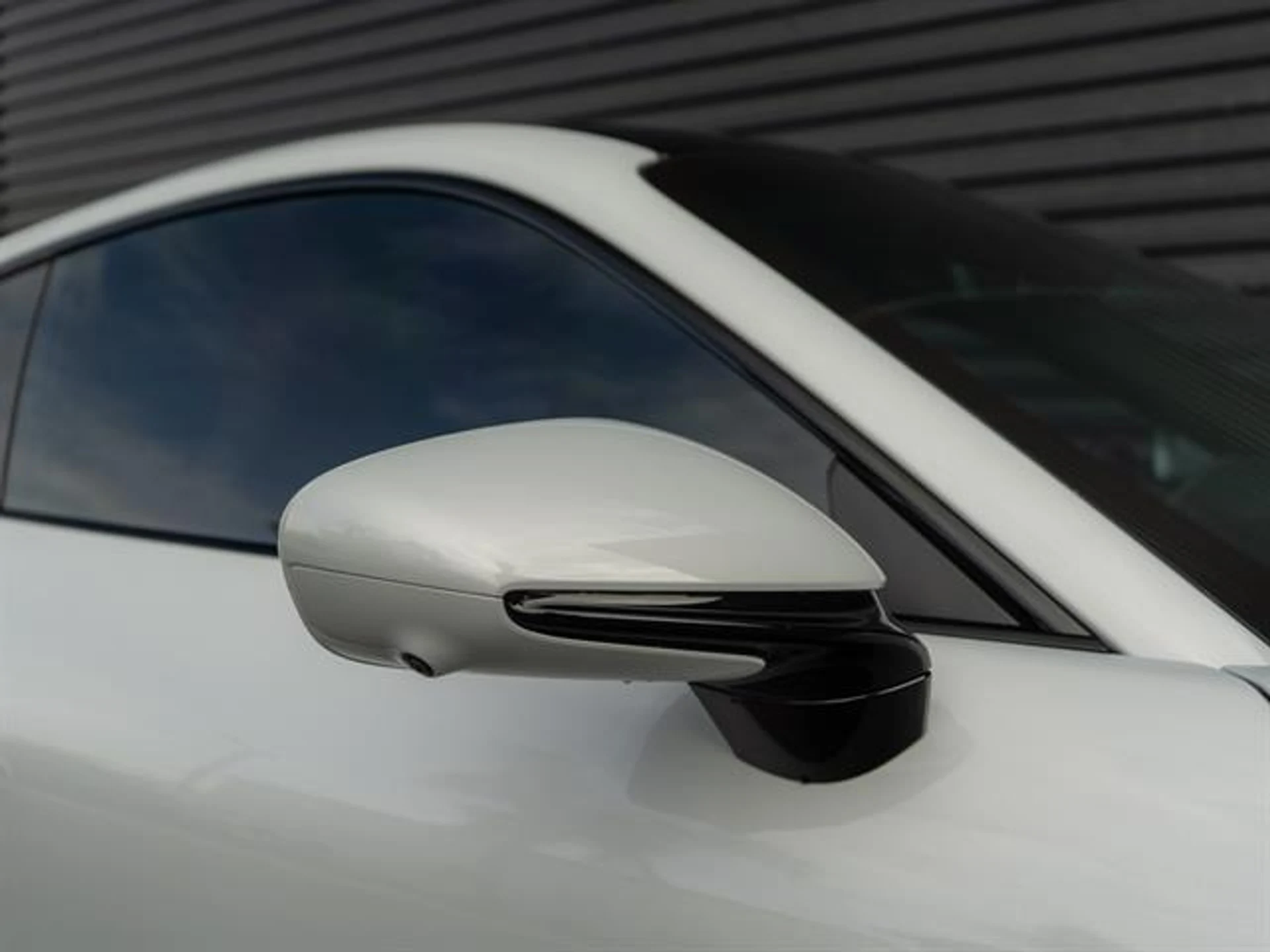 mph015_338456363_s_Pf_AD_Vf_Lmk_Zz_Wfo_UL_Ro1k1_Z1p_TY_60a9230473