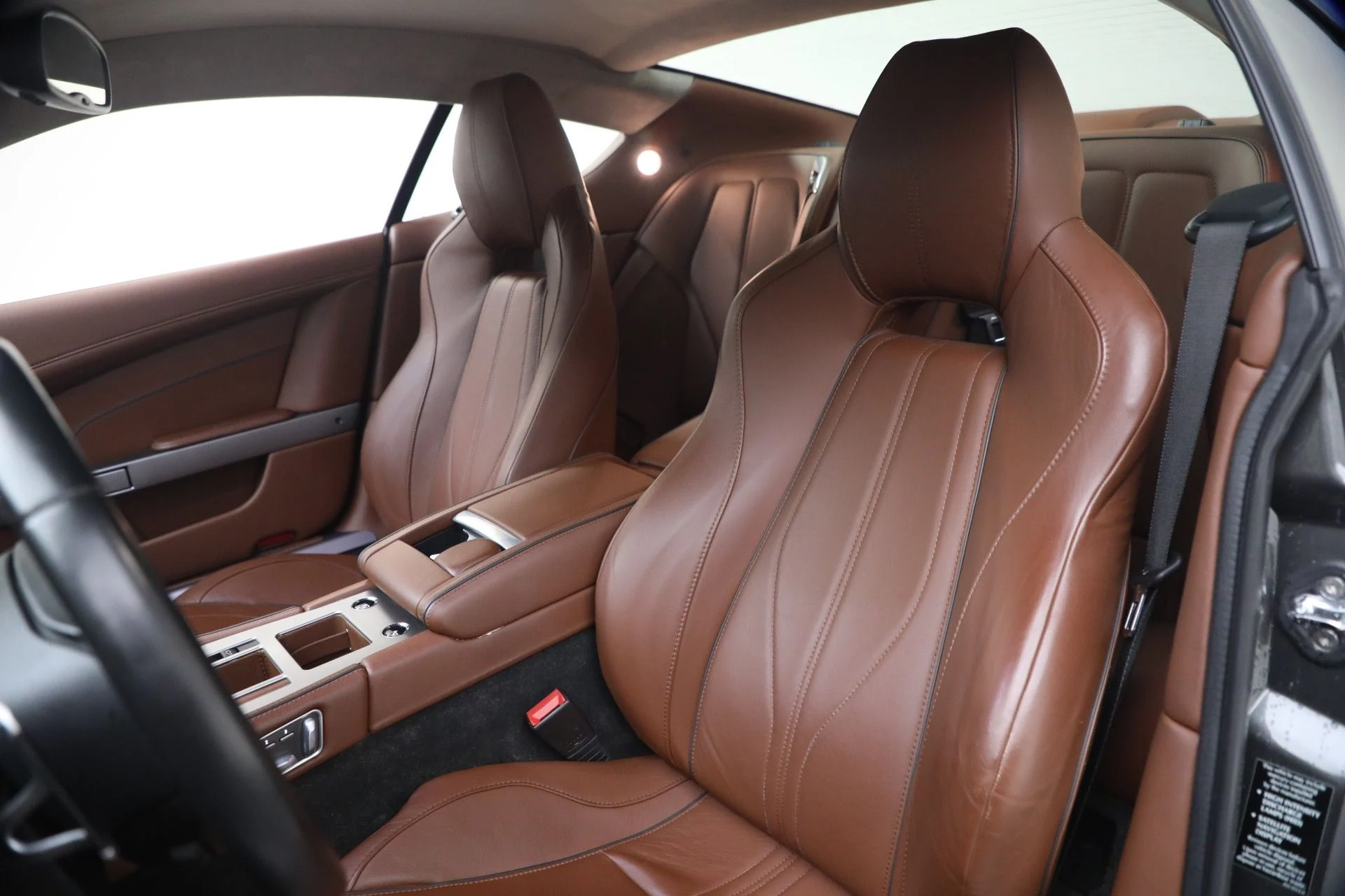 mph015_3390733632_Used_2014_Aston_Martin_DB_9_1789160286_2633279b1a