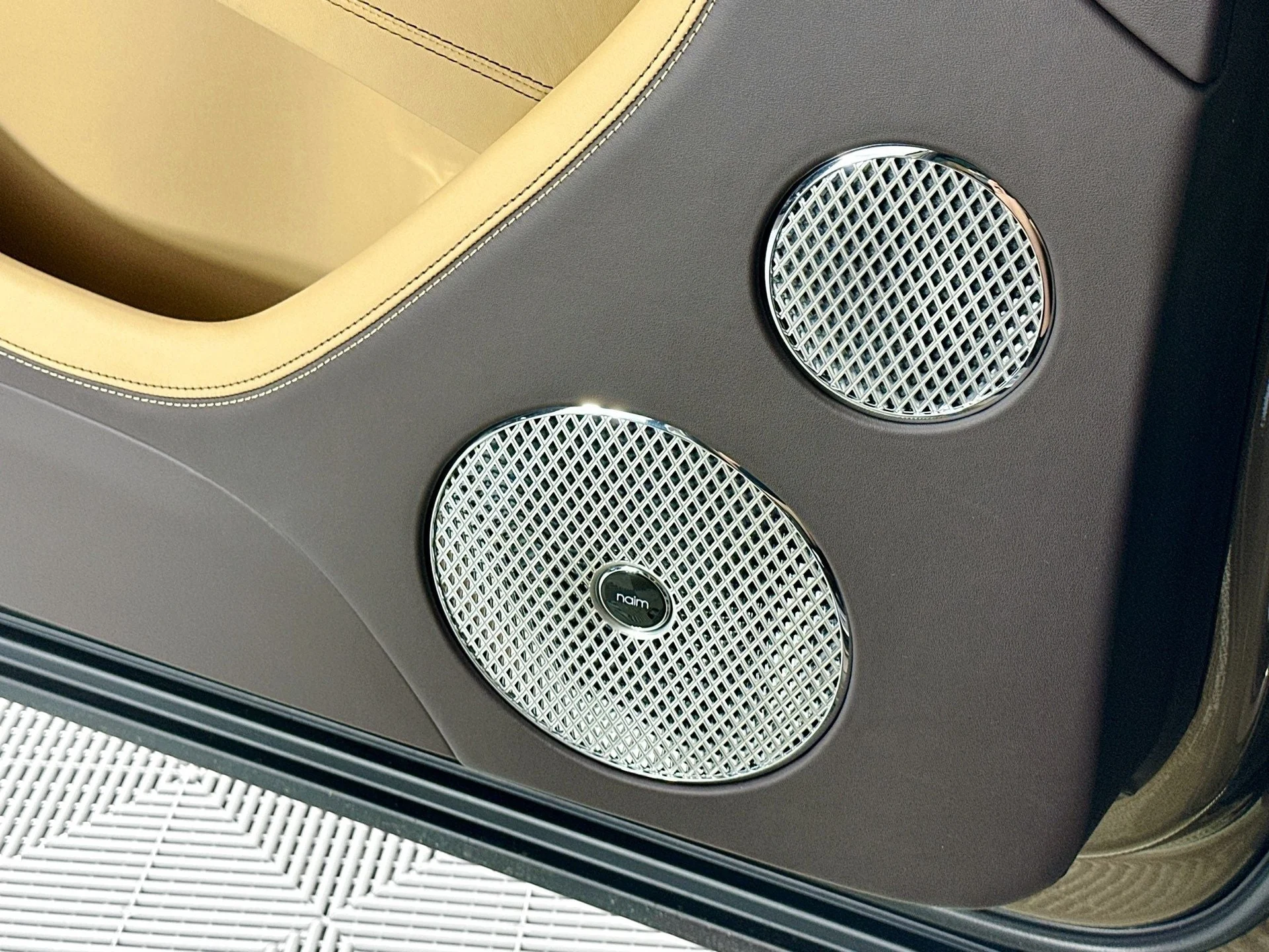 mph015_3391261520_16_e277ae6d6c