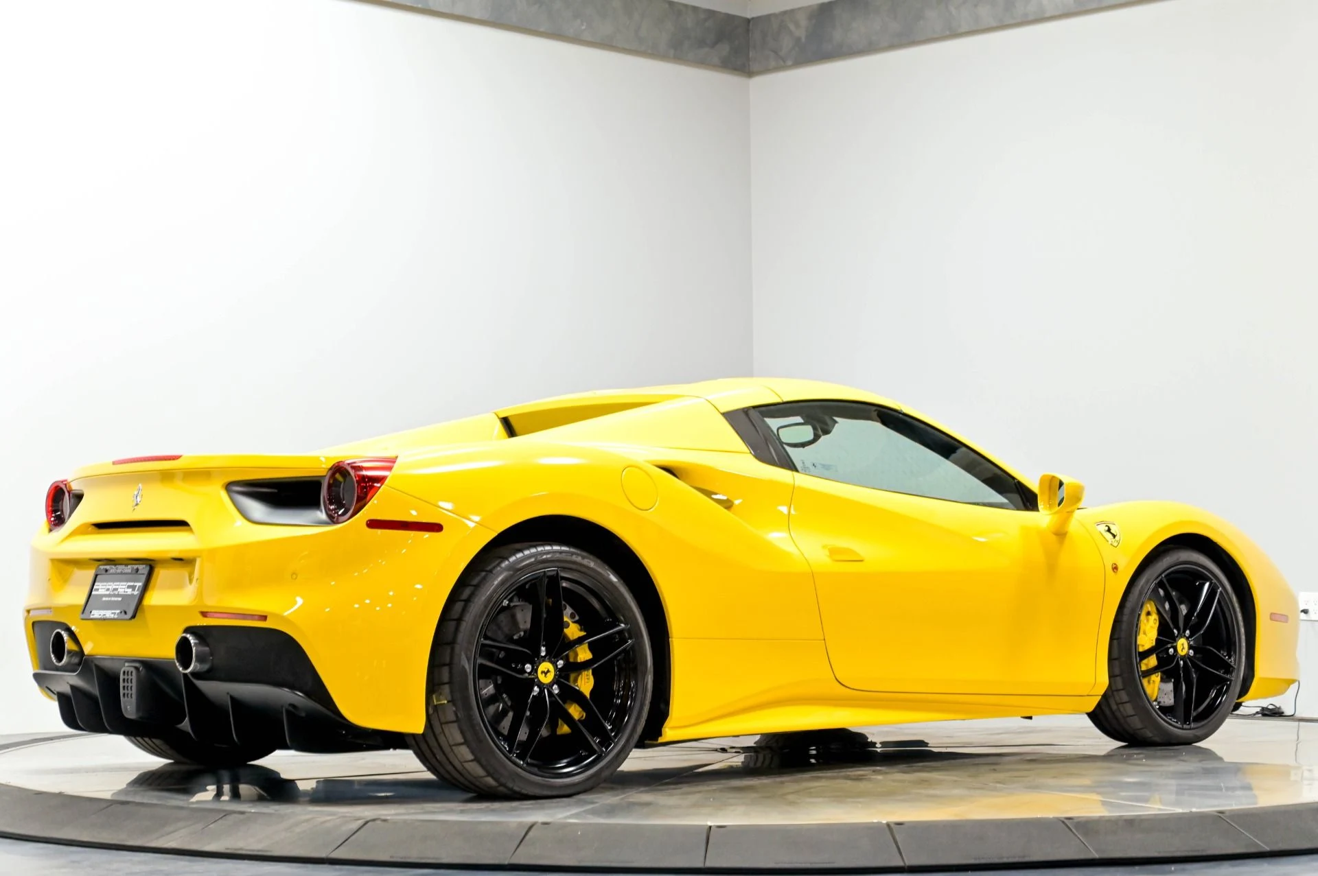 mph015_3392719661_Used_2017_Ferrari_488_Spider_1782250763_0a0f3e7cc5