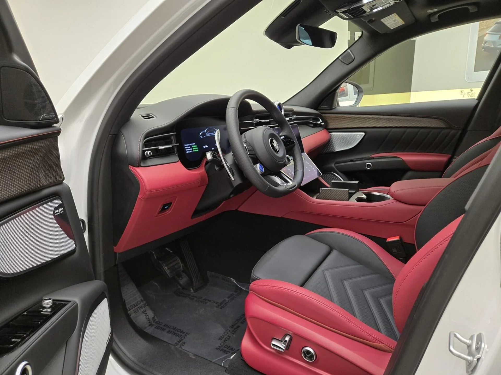 mph015_3397480052_New_2025_Maserati_Grecale_Folgore_1753162018_ef2bb5d58c