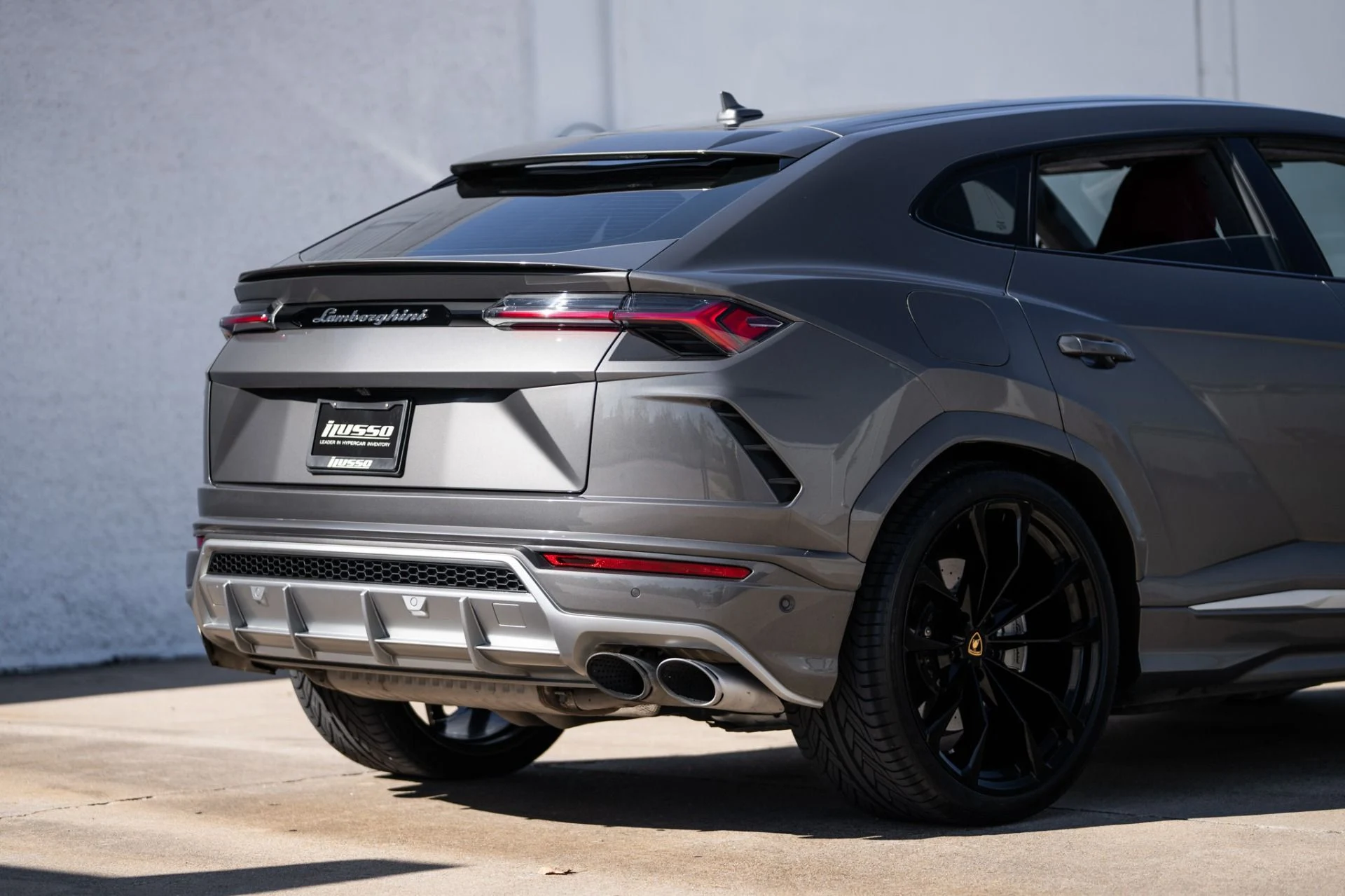 mph015_3402728005_Used_2021_Lamborghini_Urus_1768598799_8a518ed449