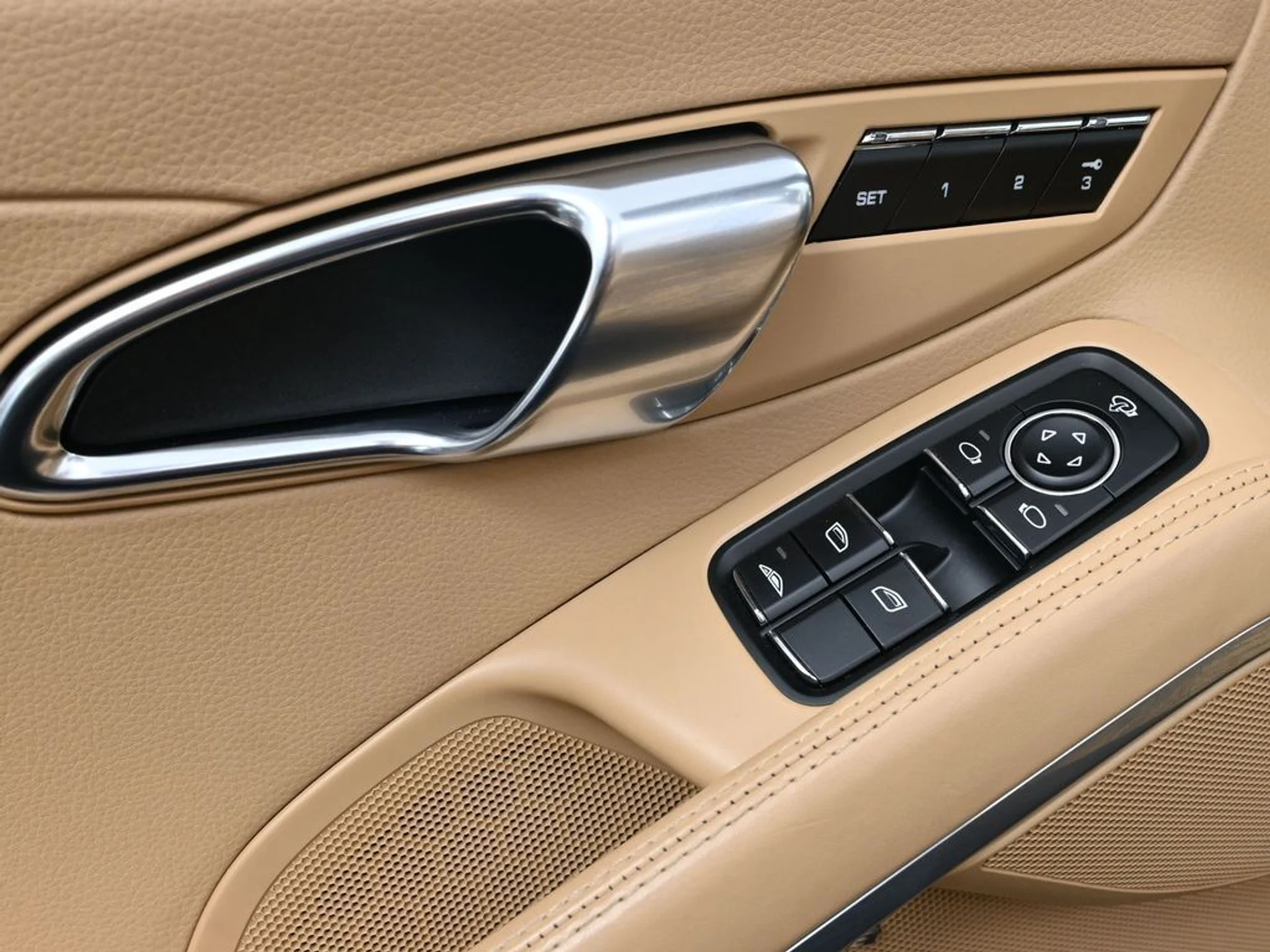 mph015_3405935354_e1d46486f809ee342b9170a9fc86ee54x_ef8130aeb1