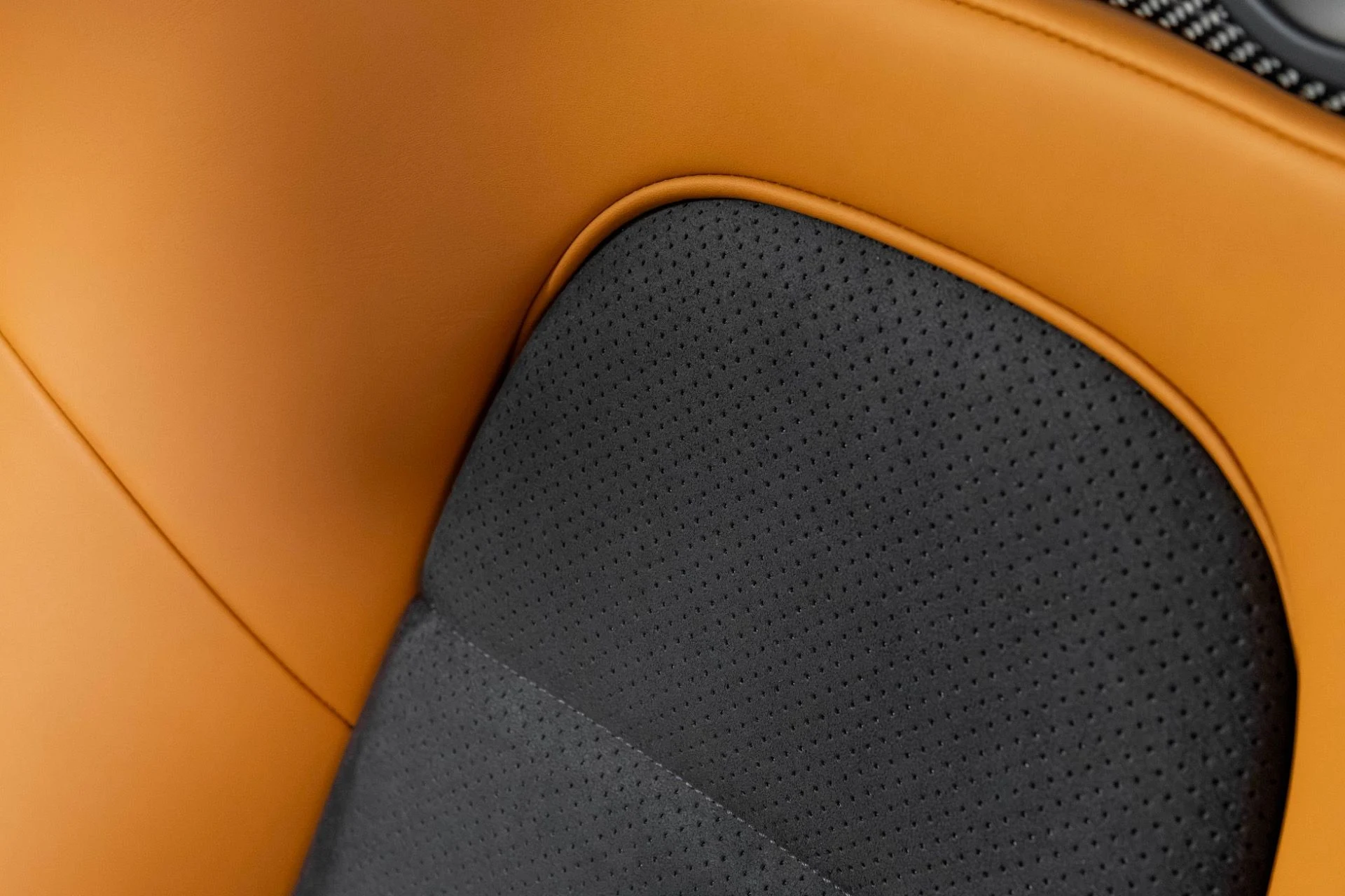 mph015_3407260044_Used_2025_Porsche_911_GT_3_RS_1764185272_2095957037