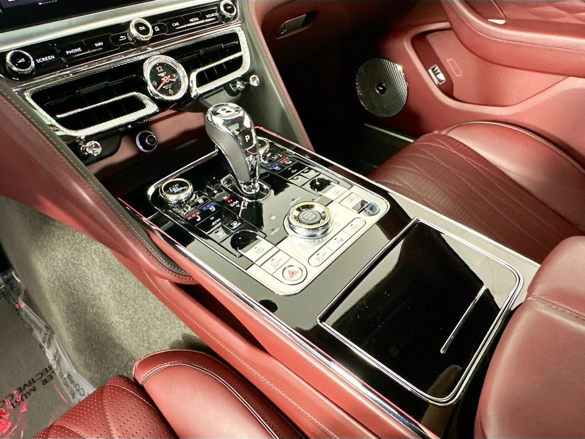 mph015_341290954_16_6217b5b8d2