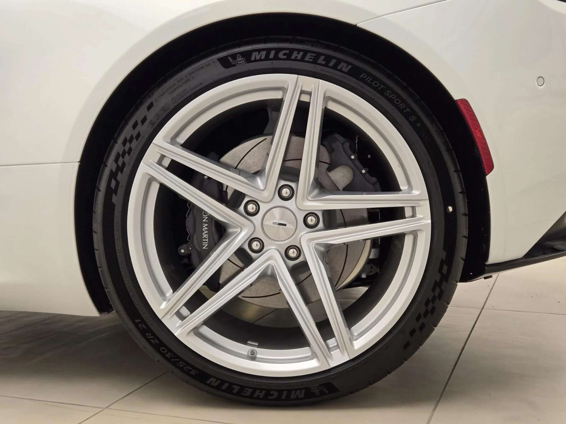 mph015_34201508_New_2026_Aston_Martin_DB_12_Volante_1756187309_70c880903b