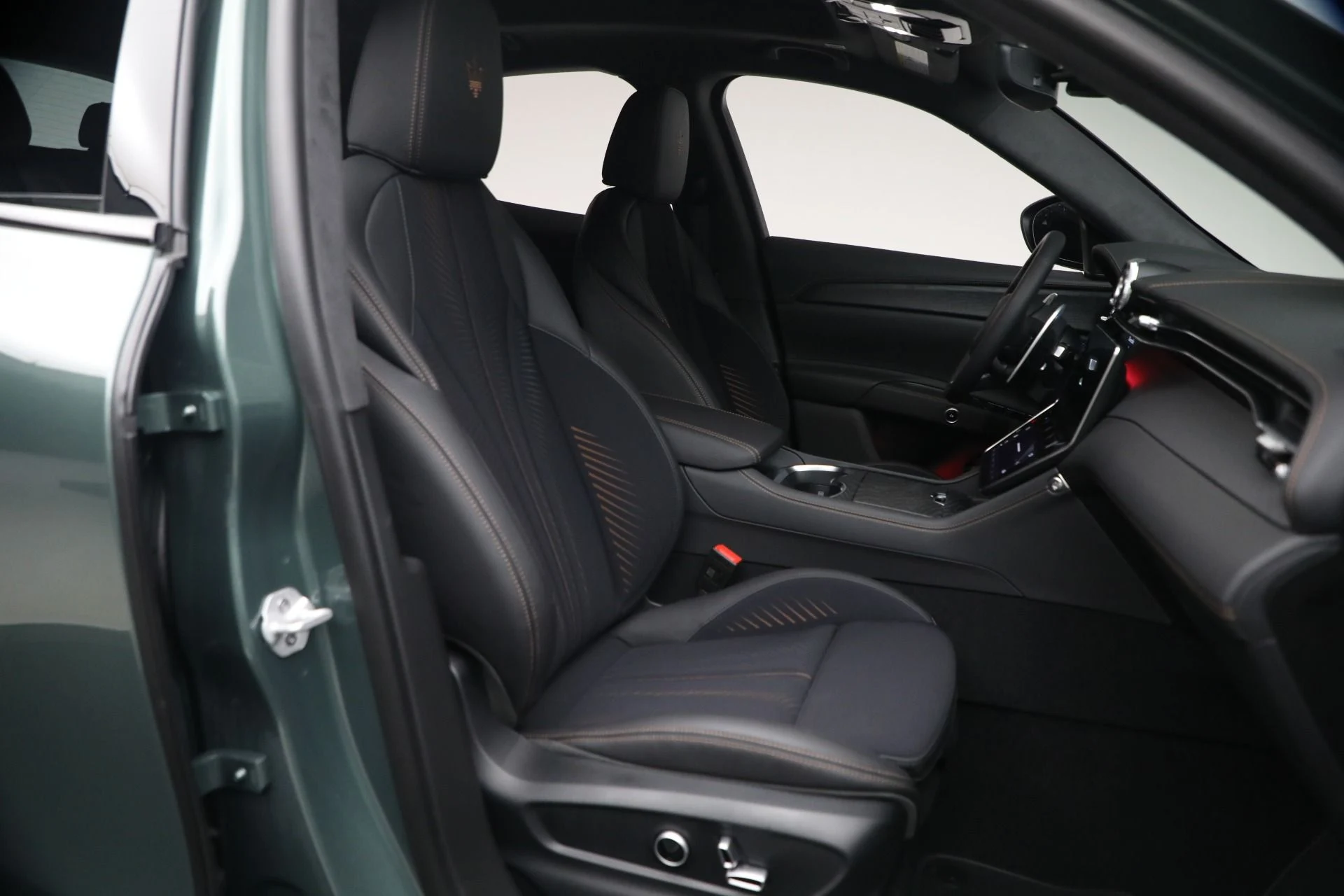 mph015_3422237881_New_2026_Maserati_Grecale_Modena_1773935518_5653a8e1e3