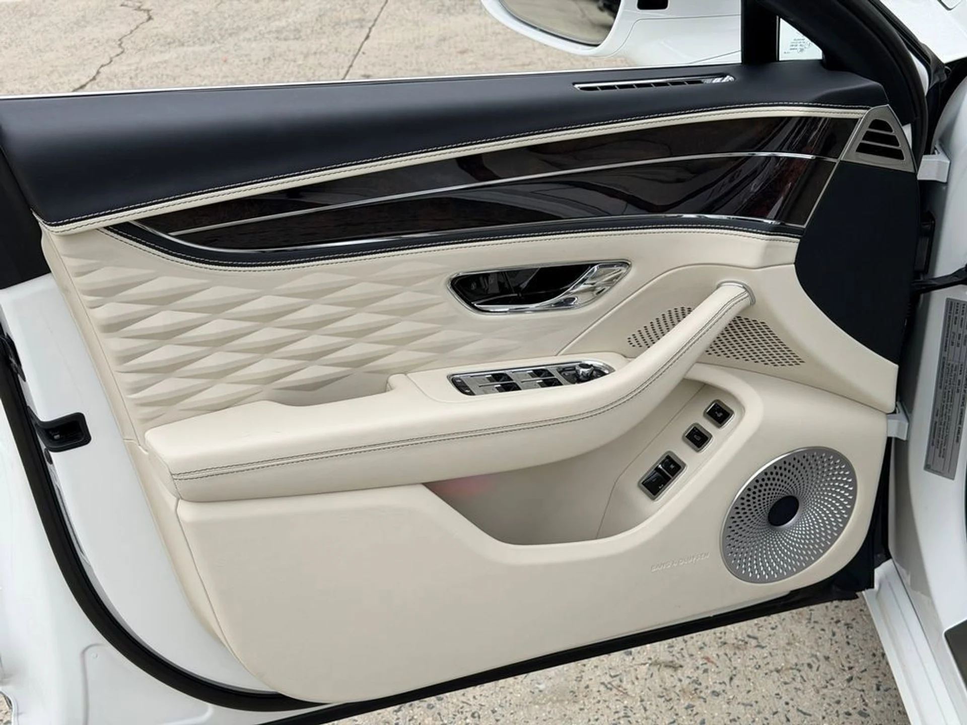 mph015_3434321207_072141e0e05e41278c08c053ad7864d6_1a1ef60458