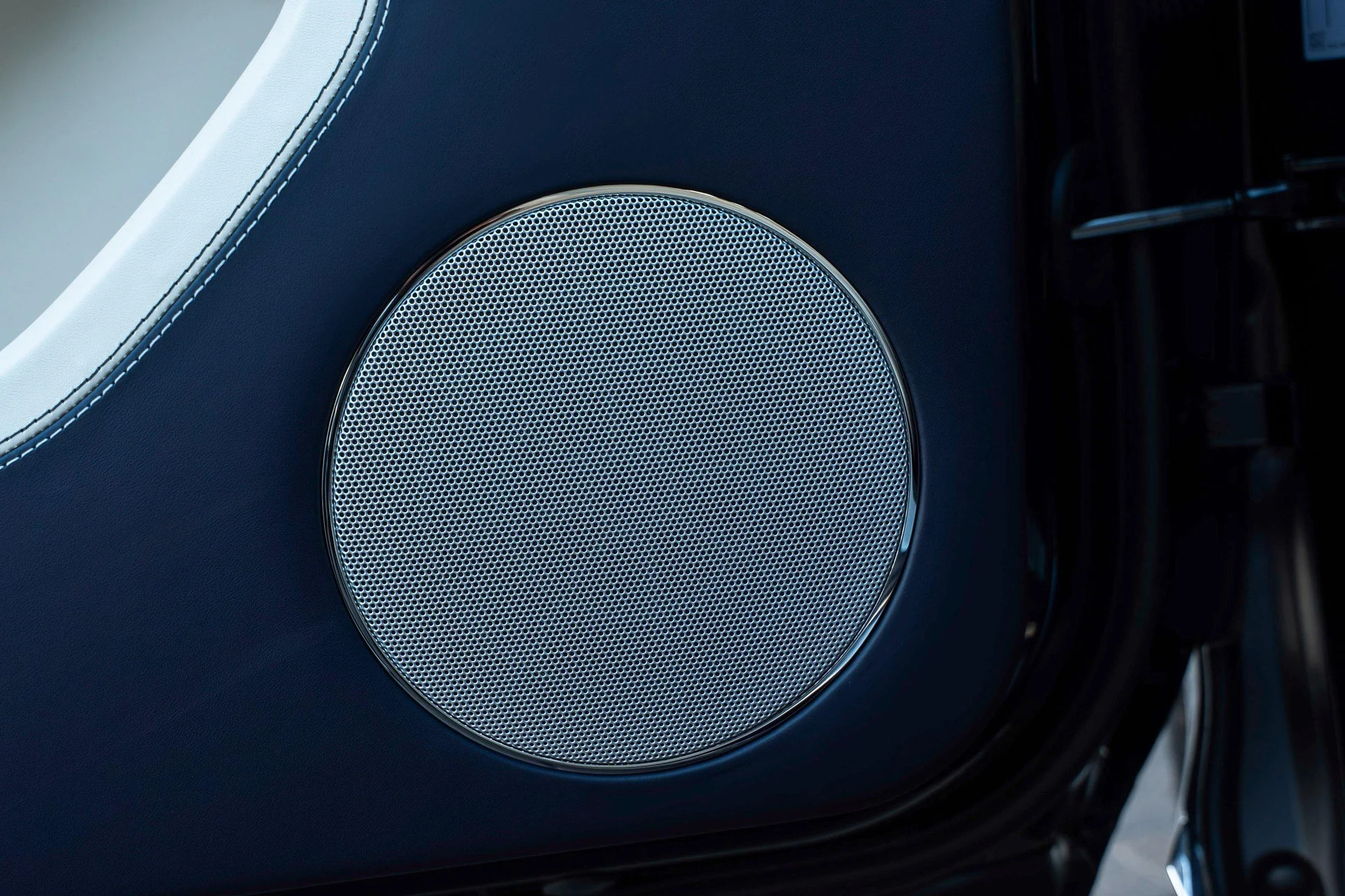 mph015_3435328203_458241675_6954bf414e73cd9f103f4e63_934ab359df