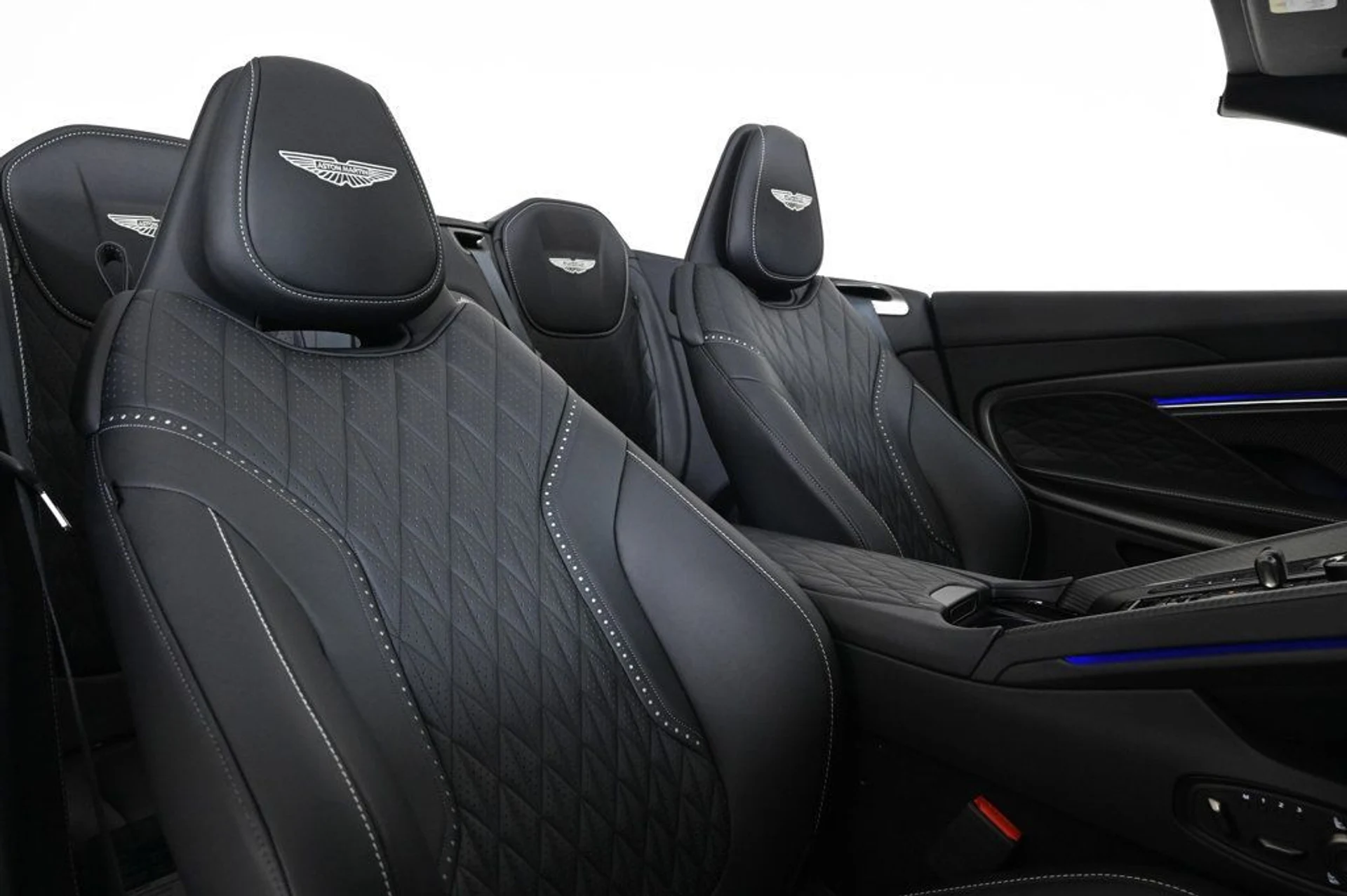 mph015_3436461389_new_2026_aston_martin_db12_volante_11350_22900946_16_1024_f4c1aad4ff
