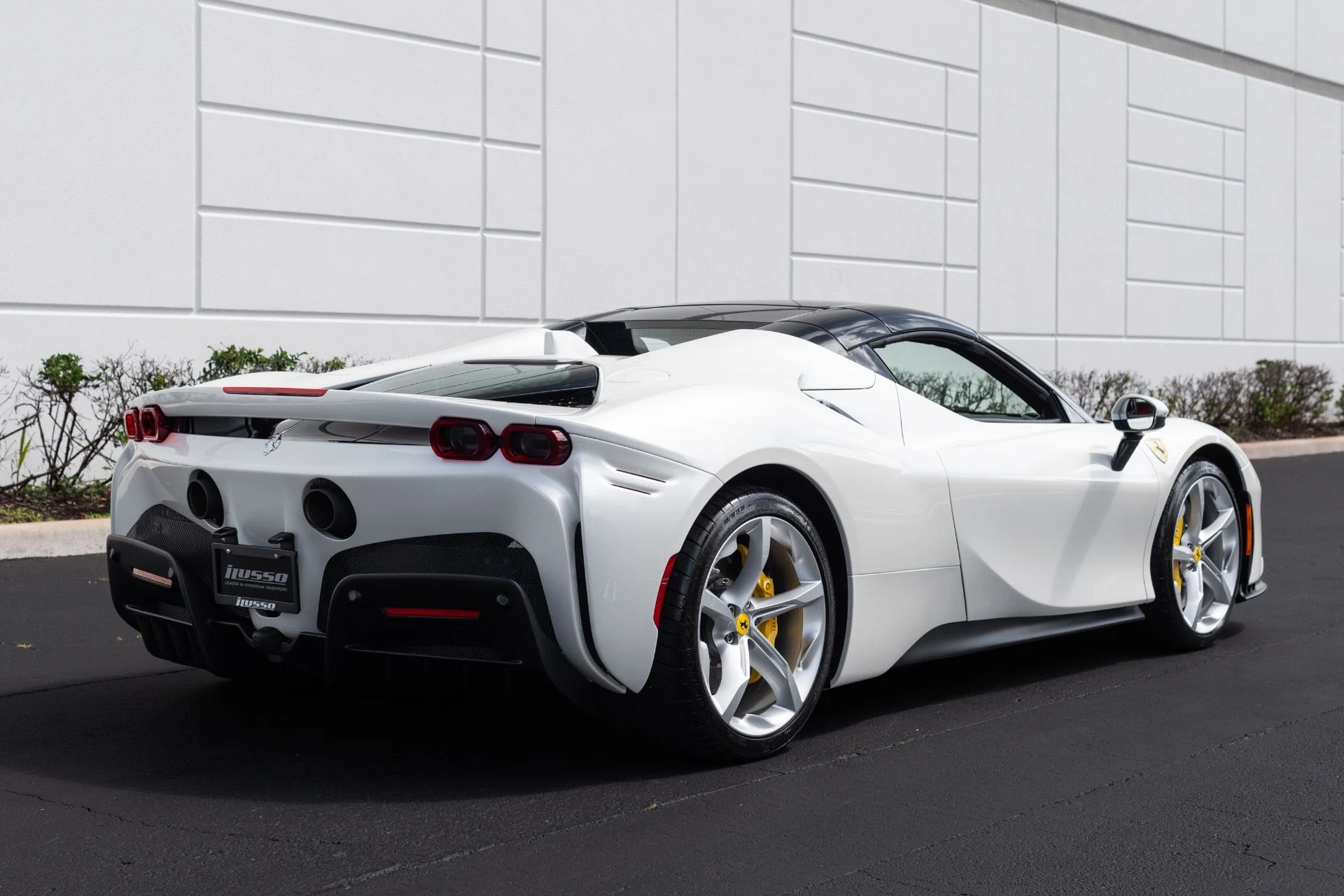 mph015_3444287428_Used_2024_Ferrari_SF_90_Spider_1774069199_0301515745