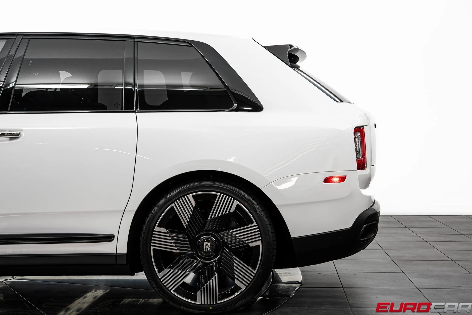 mph015_3447784021_image_16_5f7b03c76d