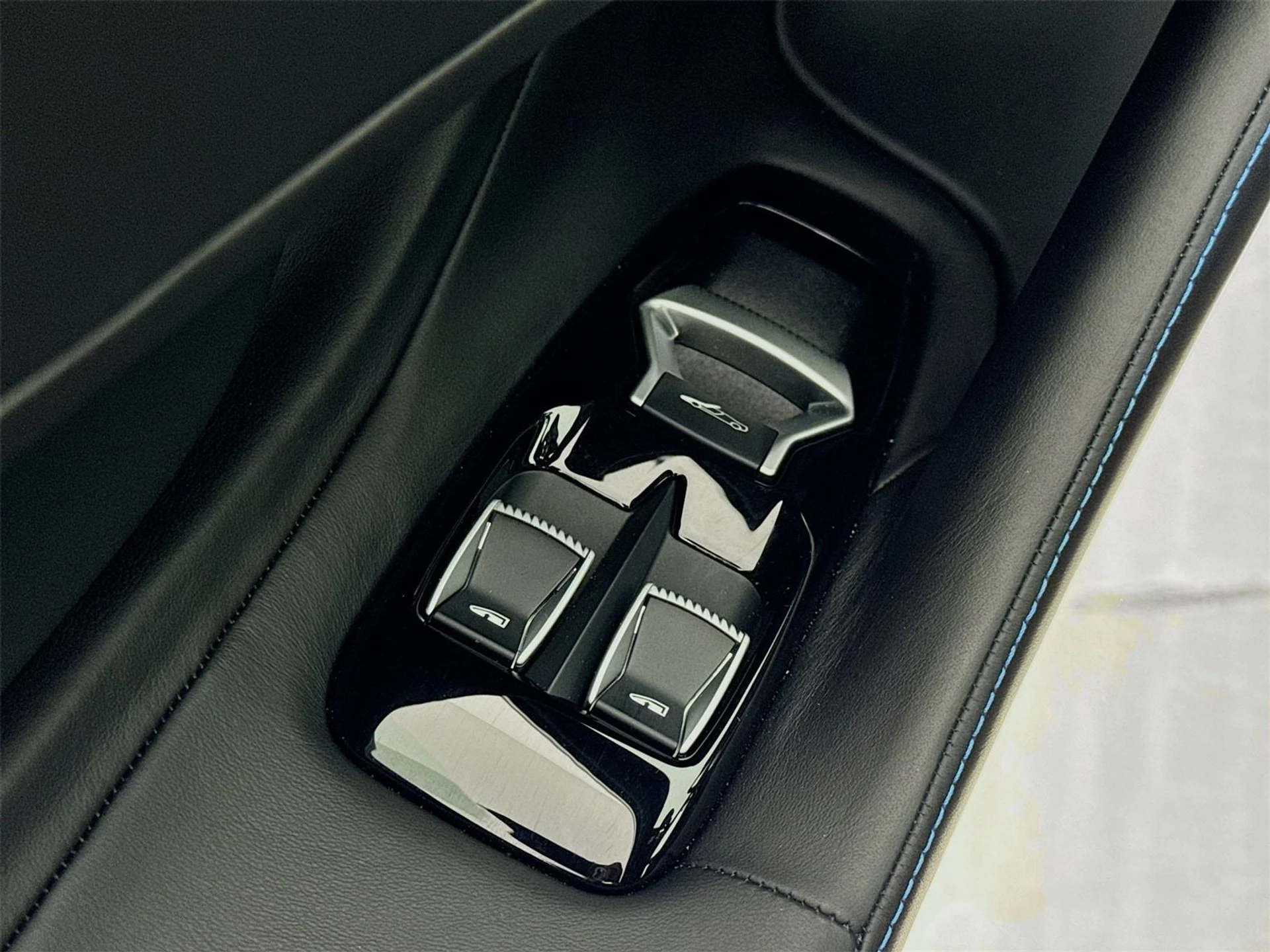 mph015_345000587_3b4bf937a2d7810019292b1f5371a5a8x_a875c523bb