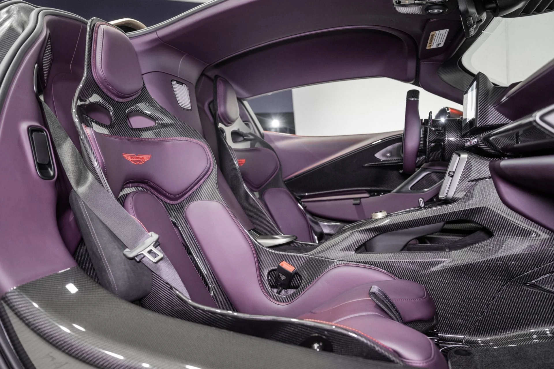 mph015_3450333558_New_2026_ASTON_MARTIN_VALHALLA_1775946933_1daaccdd51