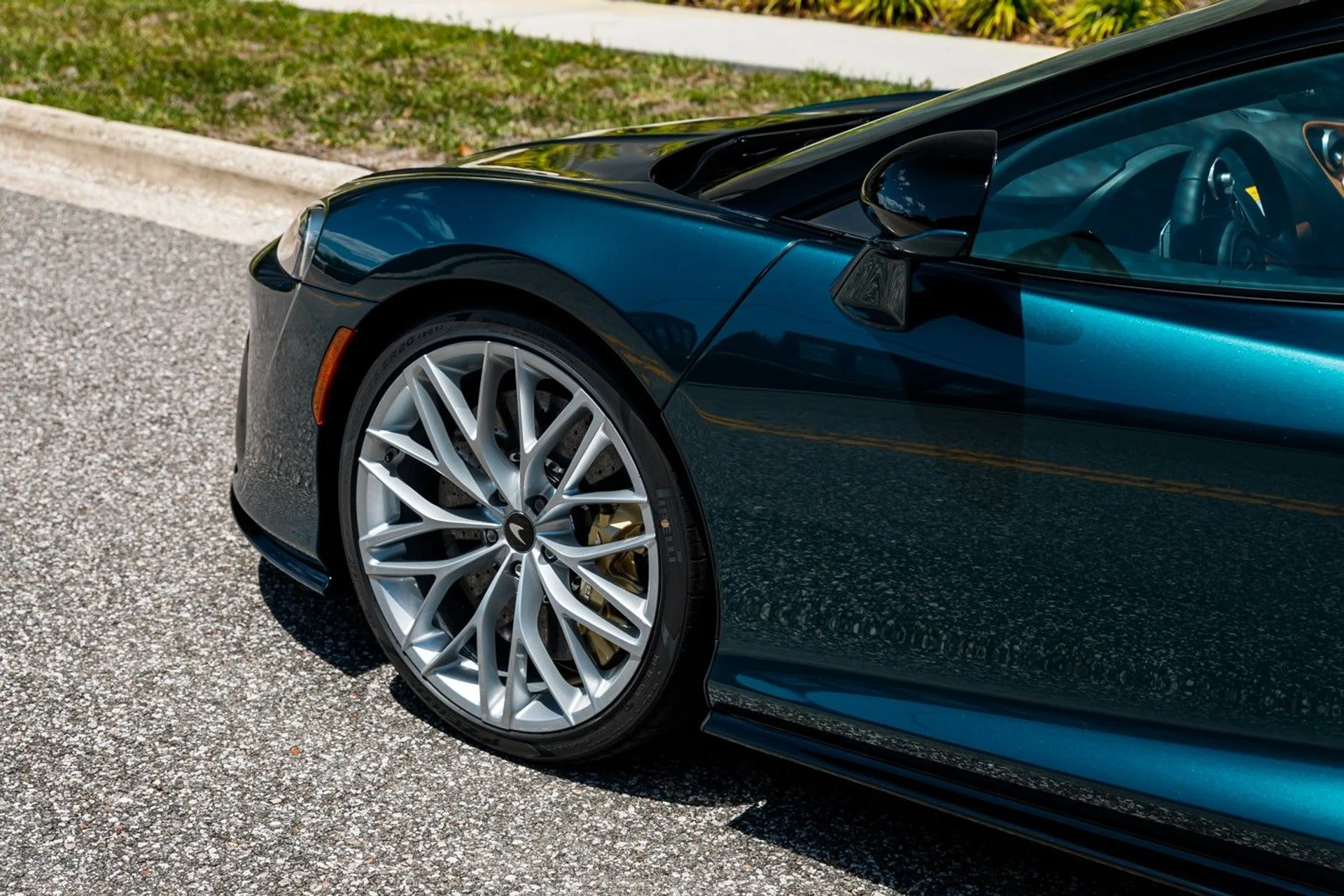 mph015_3452845283_672_p16_l_1b3eb9bda3