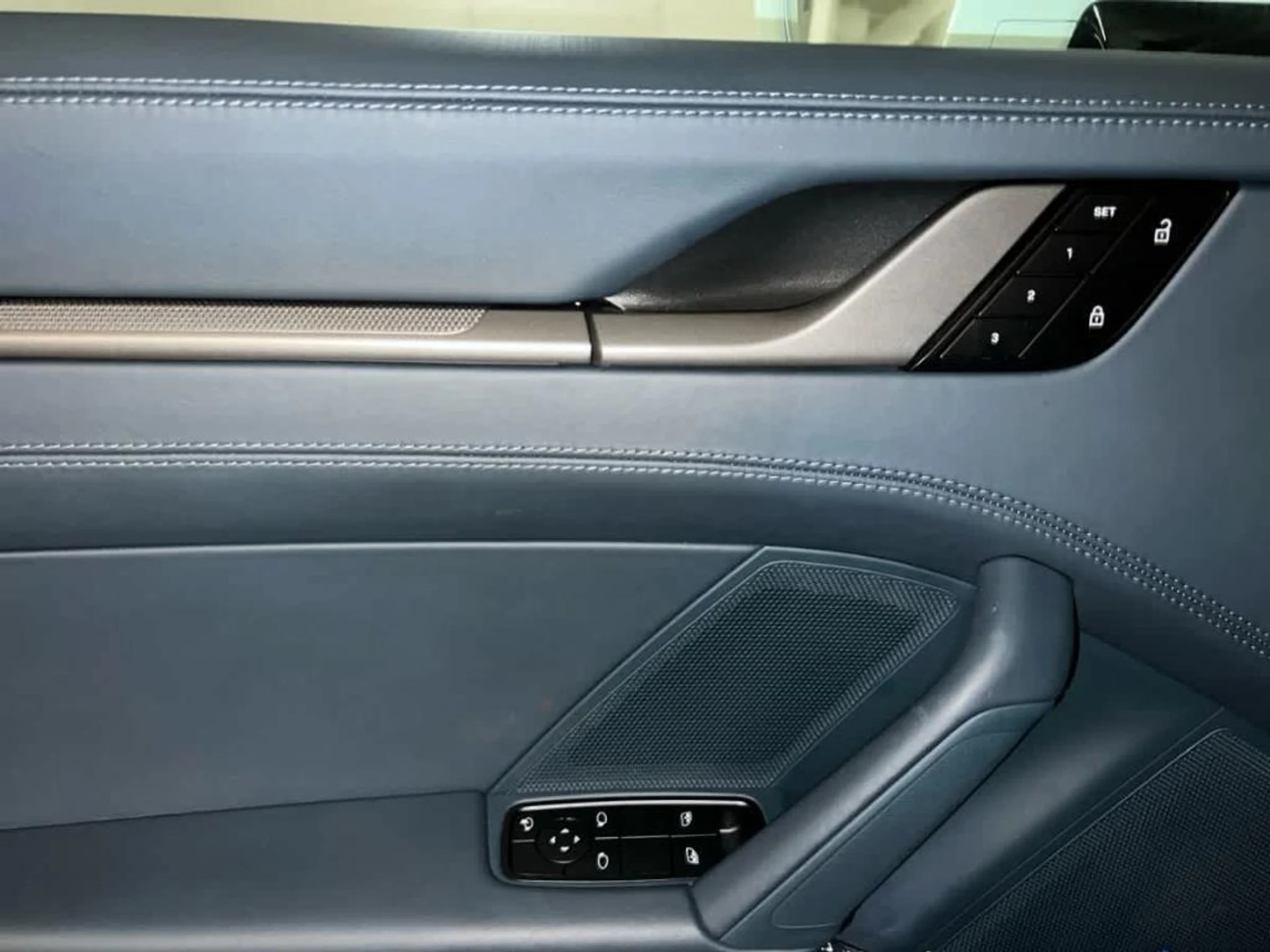 mph015_3452859742_v_MOH_4_H0h10_Dqn1_Nzaj7i_Xl_T7_Xuk_a8ff08e9e4