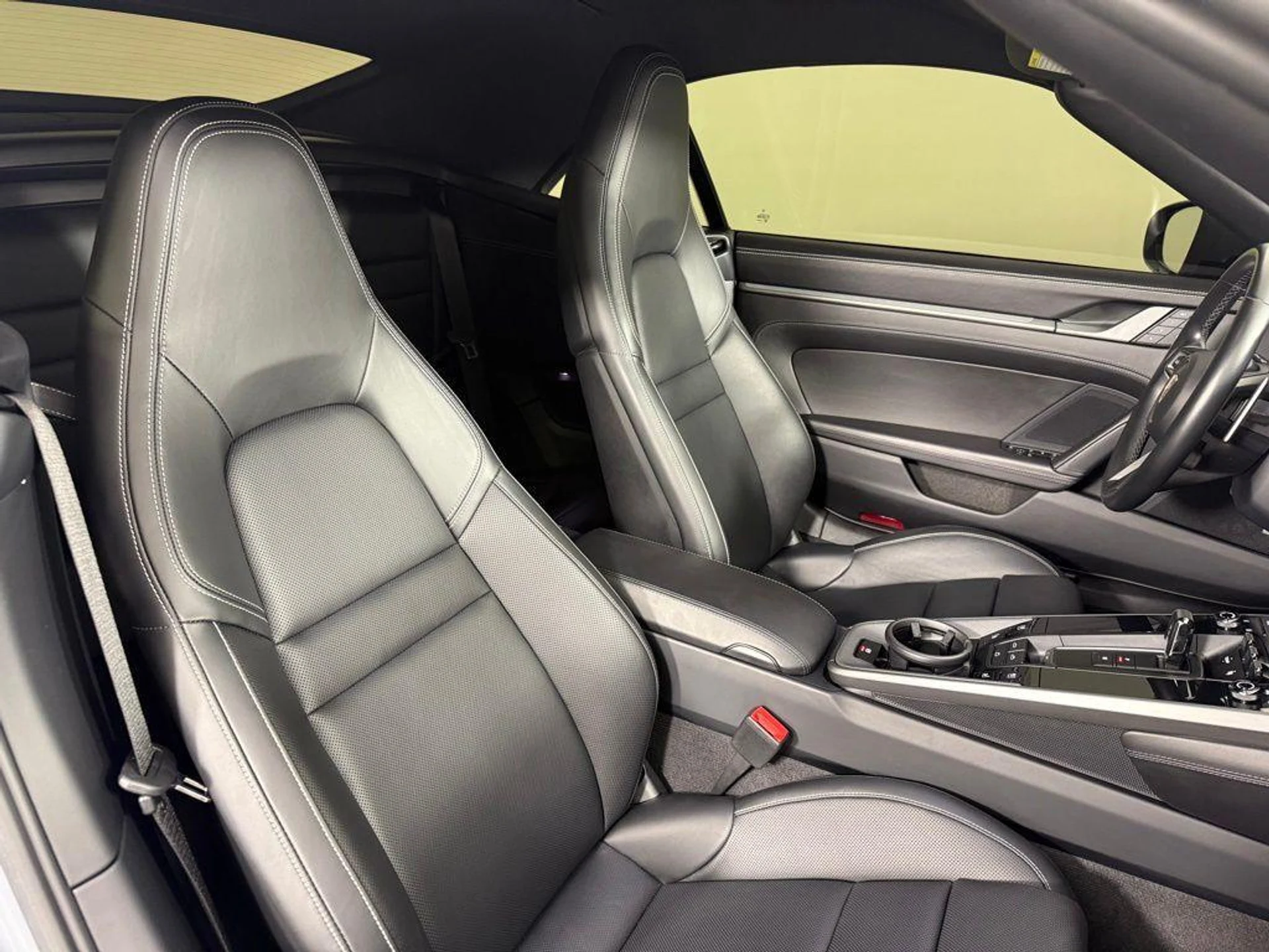 mph015_345379432_T1_ZRH_Cq_ZCB_2harw9_W_Pv_Jdr_Xig_7a5cdc5b13