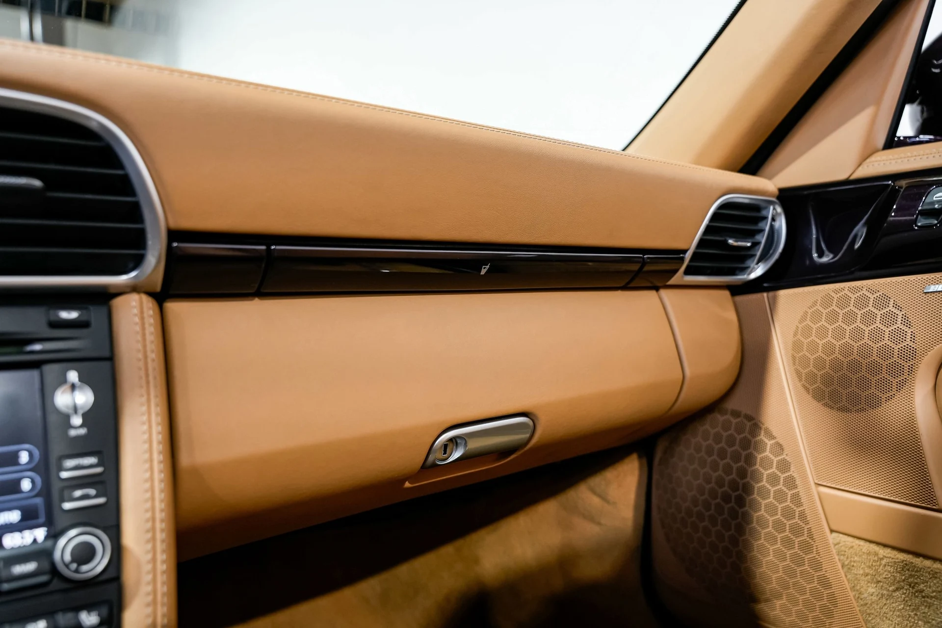 mph015_346104584_85c038651e53f76bf48eabf1a8306a34x_ab3d4553c9