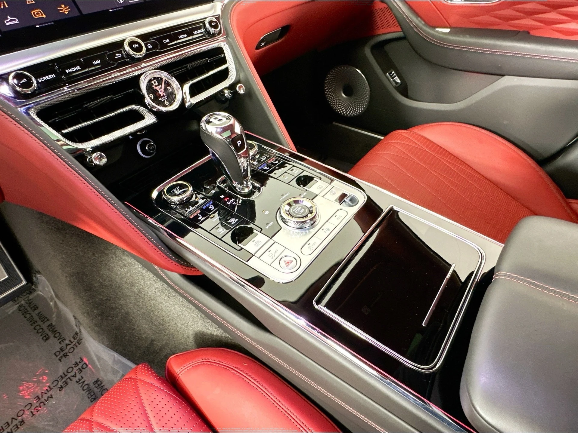 mph015_3467870097_16_93cf57af6e