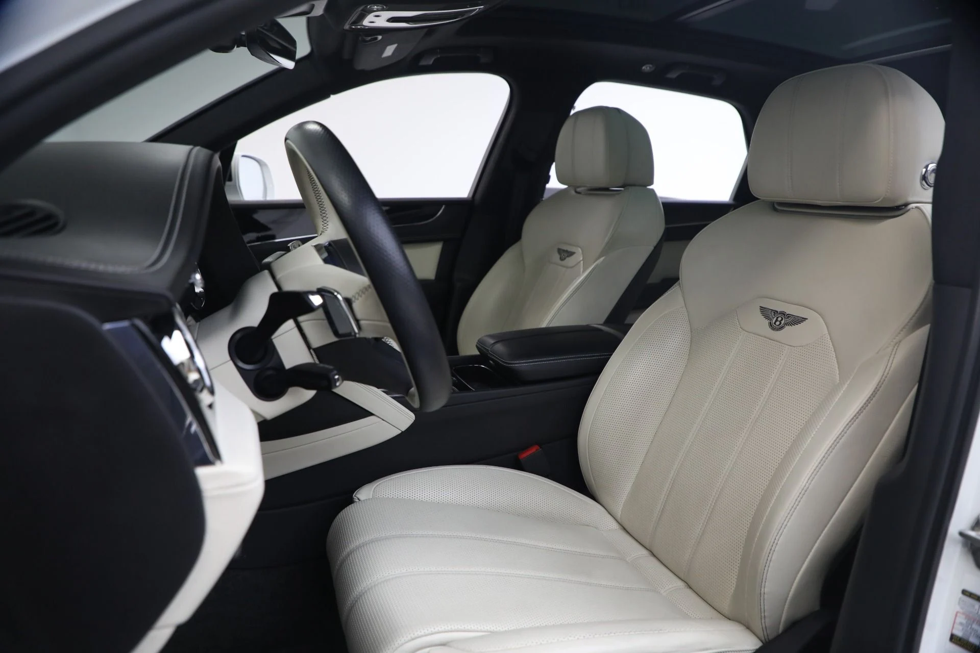 mph015_3468470251_Used_2023_Bentley_Bentayga_V8_1770079262_c00efdb6c5