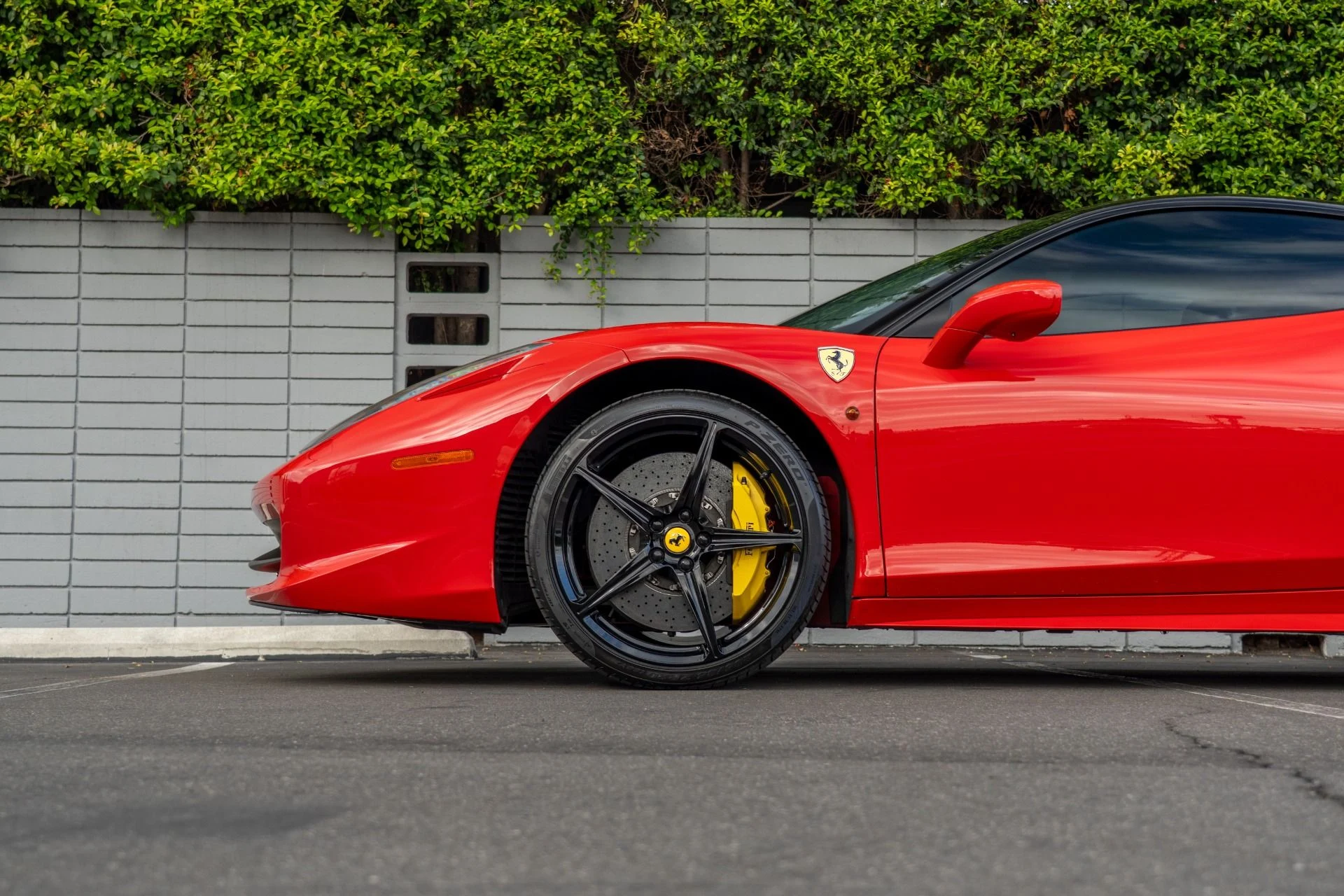 mph015_3470307391_Used_2012_Ferrari_458_Italia_1759348121_7b29ab5ede