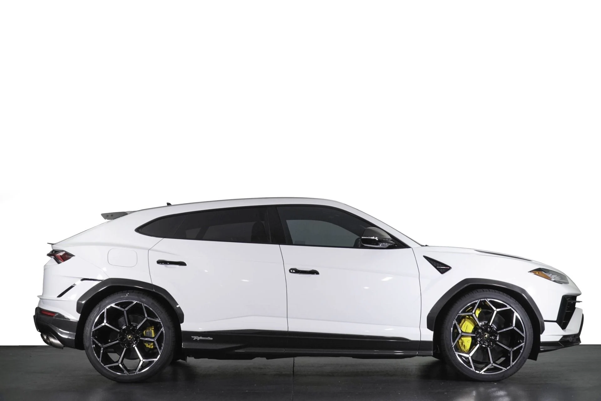 mph015_3470663050_Used_2023_Lamborghini_Urus_Performante_1789368095_b3ca0d2214