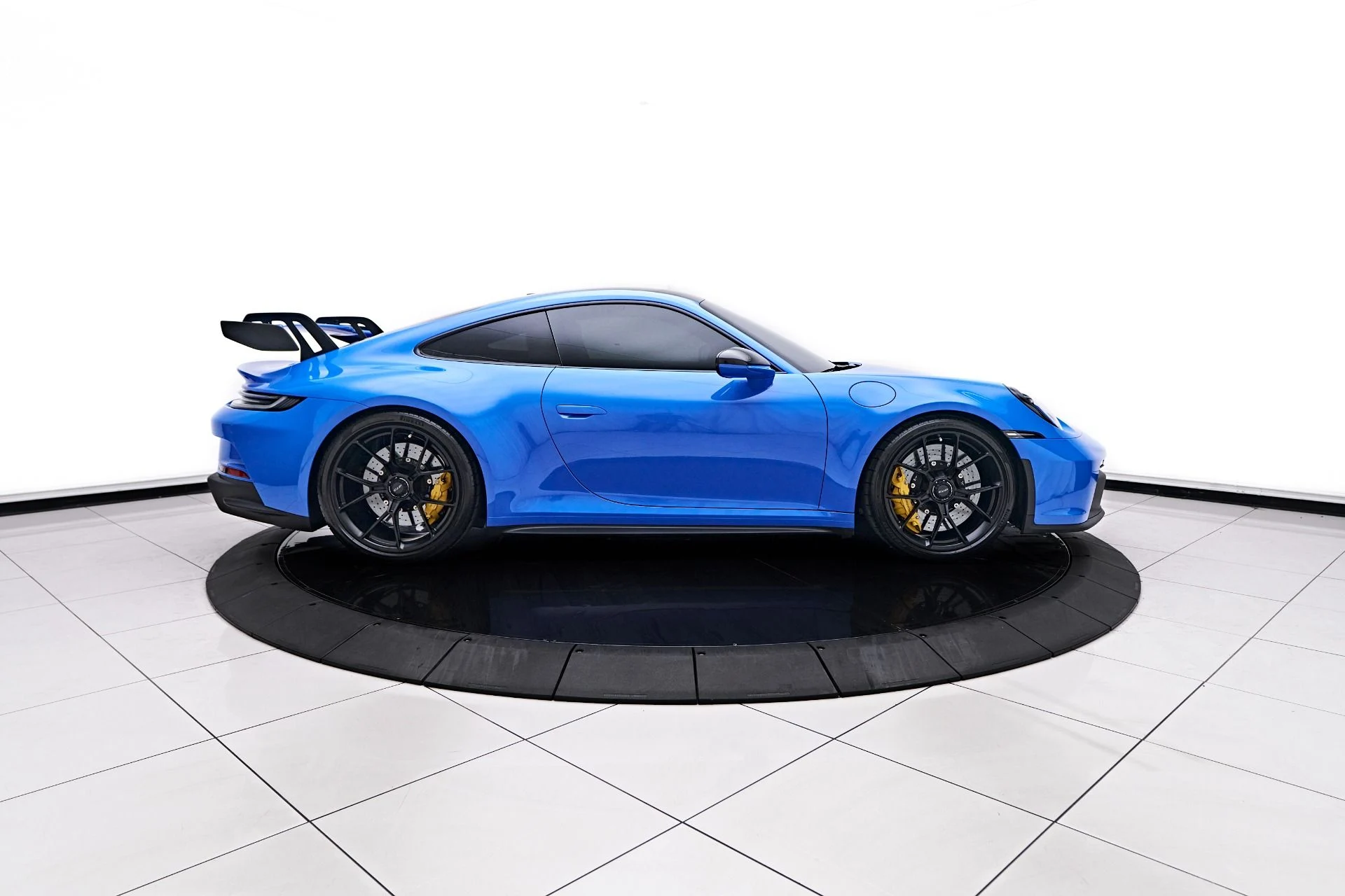 mph015_3475355033_Used_2022_Porsche_911_GT_3_1757034807_063a4229f6
