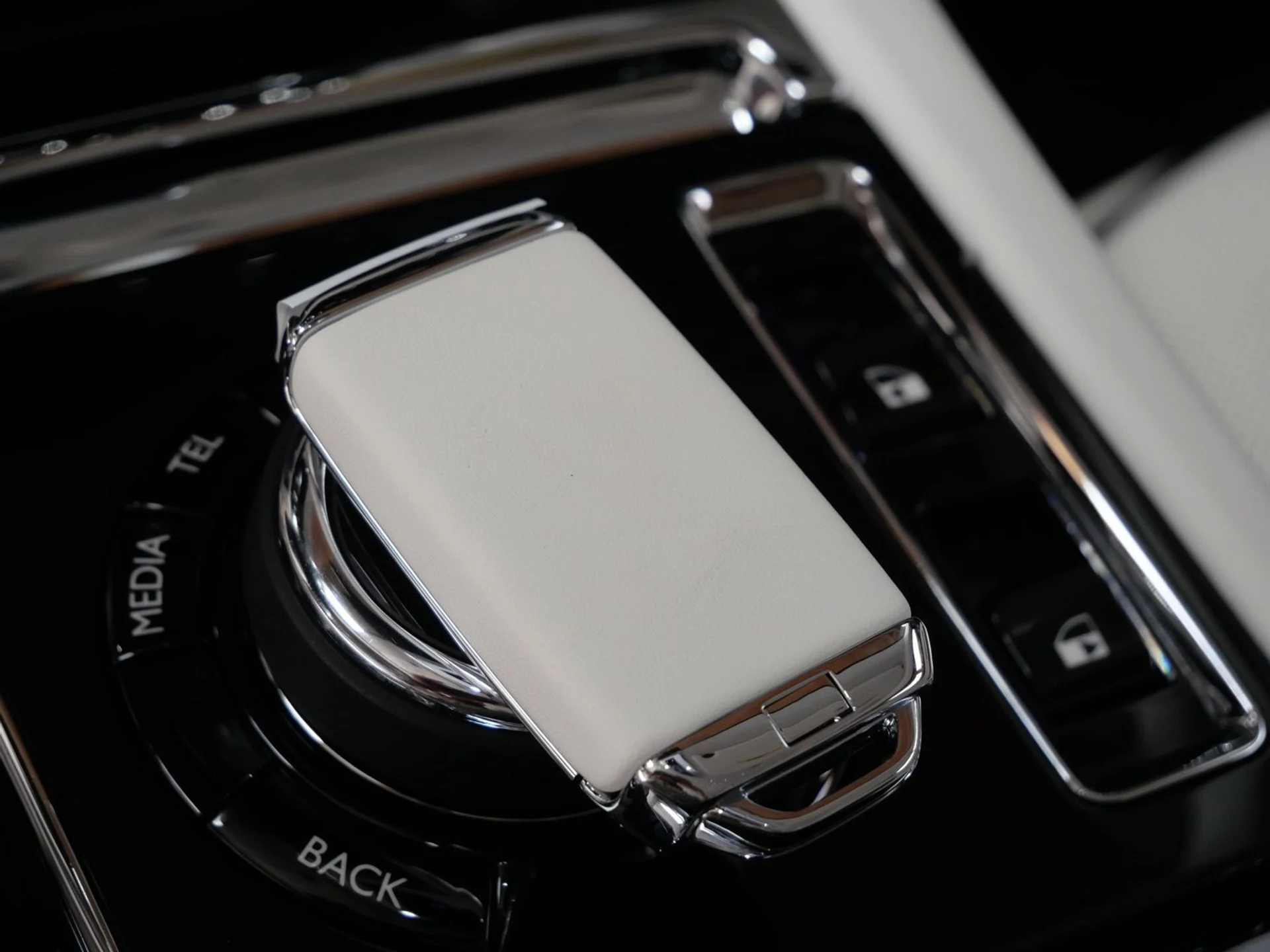 mph015_3477141153_99694b7ac04efba0575300693afa85adx_cd117c0a6e