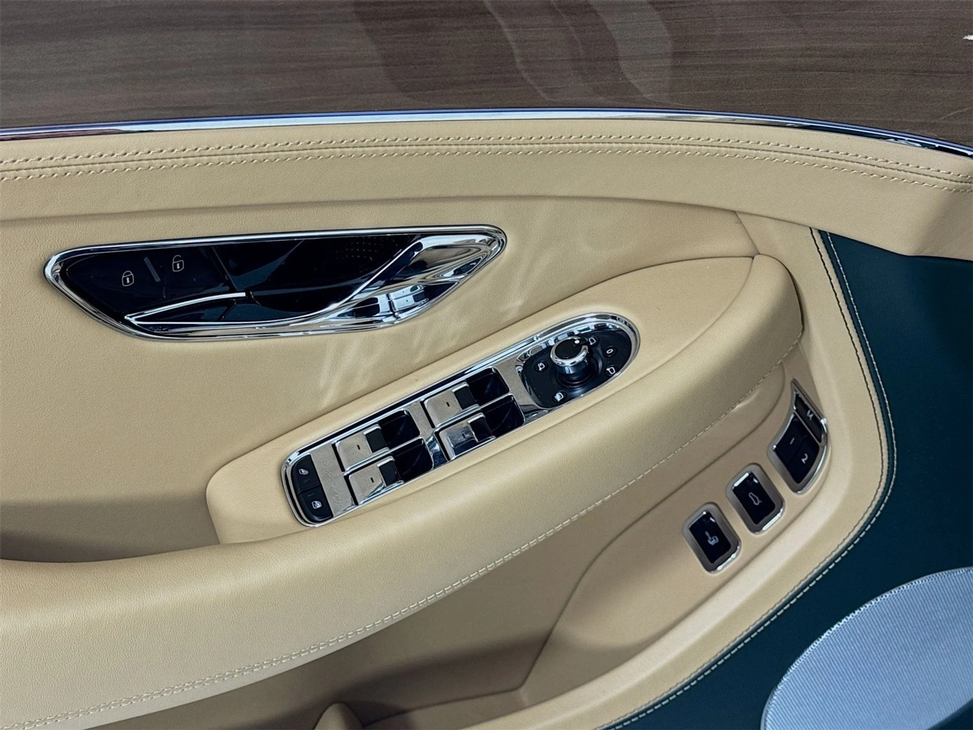 mph015_3484096748_595dcaf5b7816974ef12c1f0c42b05dbx_489dc9ed64