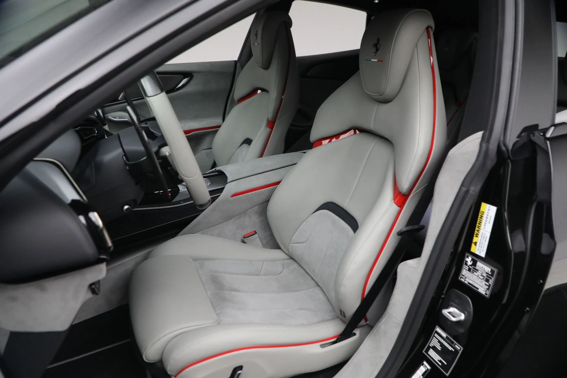 mph015_3484488174_Used_2025_Ferrari_Purosangue_1774121849_3f371d6661