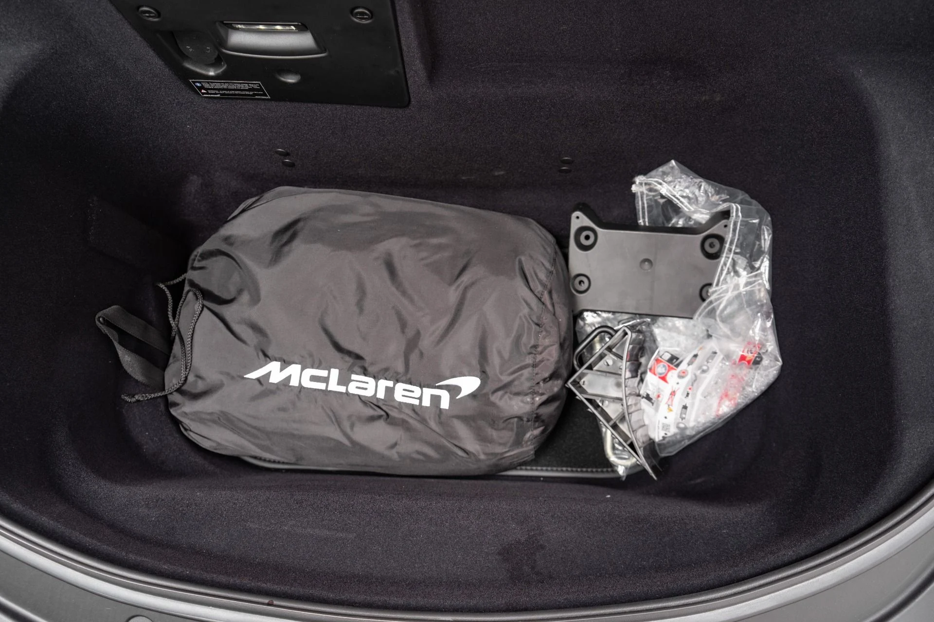 mph015_3493673250_Used_2023_Mc_Laren_Artura_1776720218_b69092d493