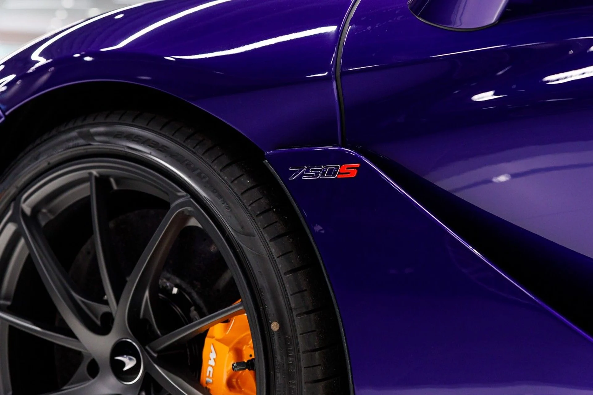 mph015_3496089115_627_p16_l_6439d07c9e