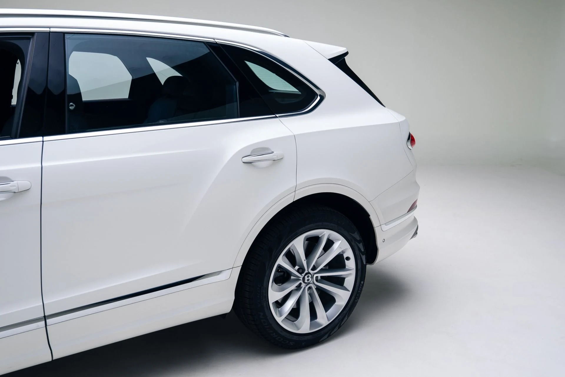 mph015_3497810298_Used_2024_Bentley_Bentayga_V8_1765307017_23f46df009