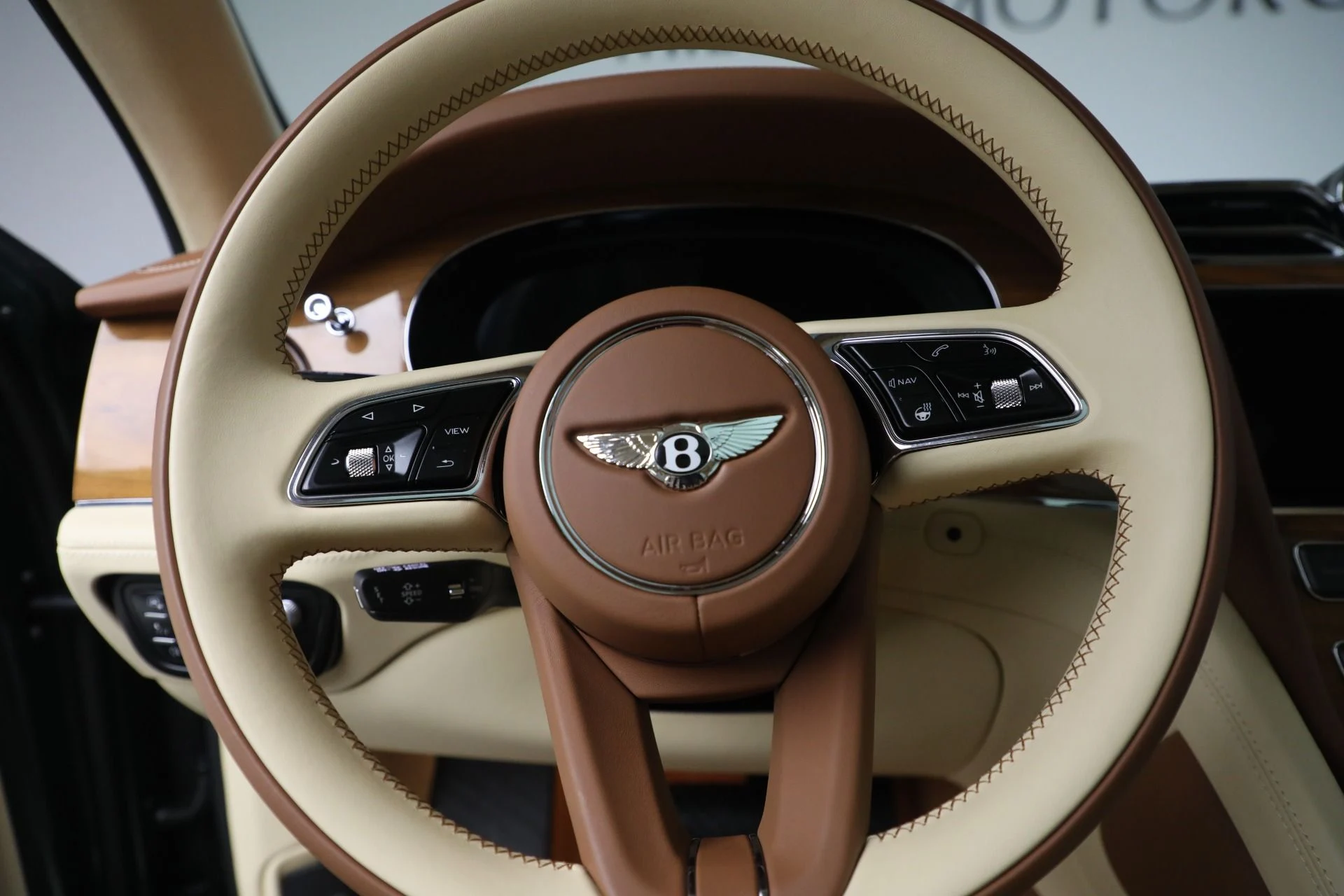 mph015_3498955831_Used_2023_Bentley_Bentayga_V8_efbd5957f6