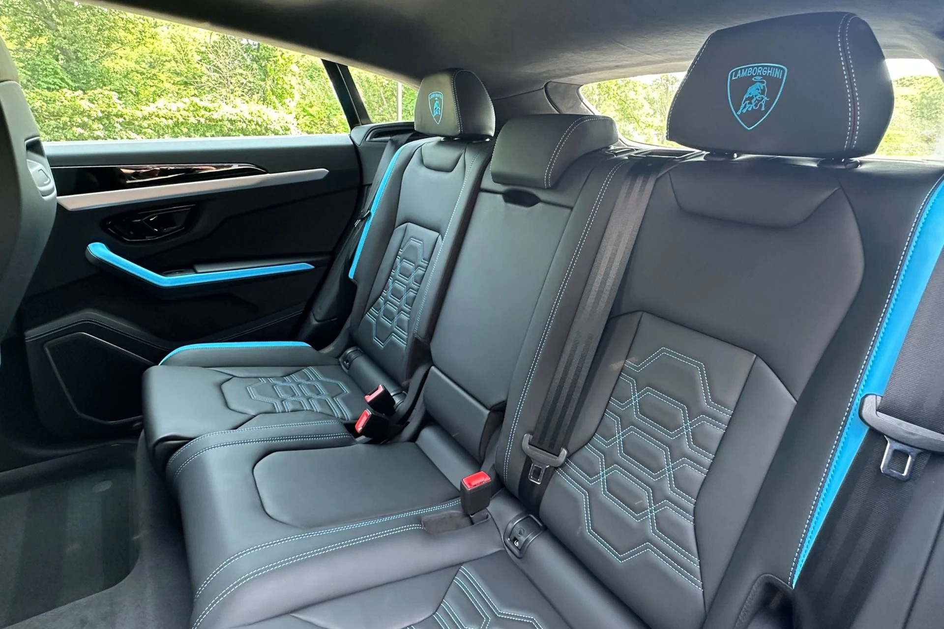 mph015_3523963388_New_2026_Lamborghini_Urus_SE_1782998768_6f175e8451