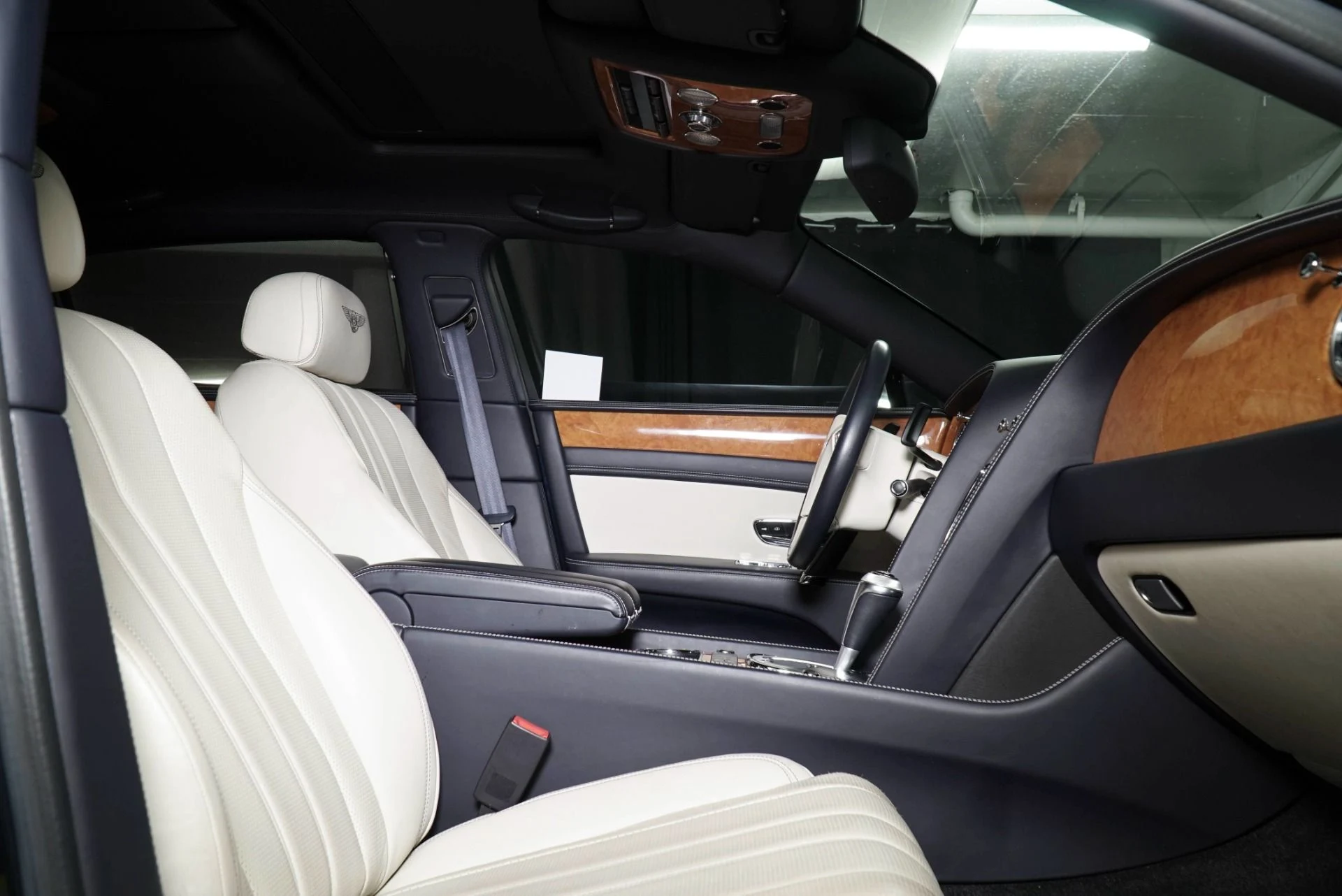 mph015_3524435389_Used_2015_Bentley_Flying_Spur_V8_1773689029_5a25efeff8