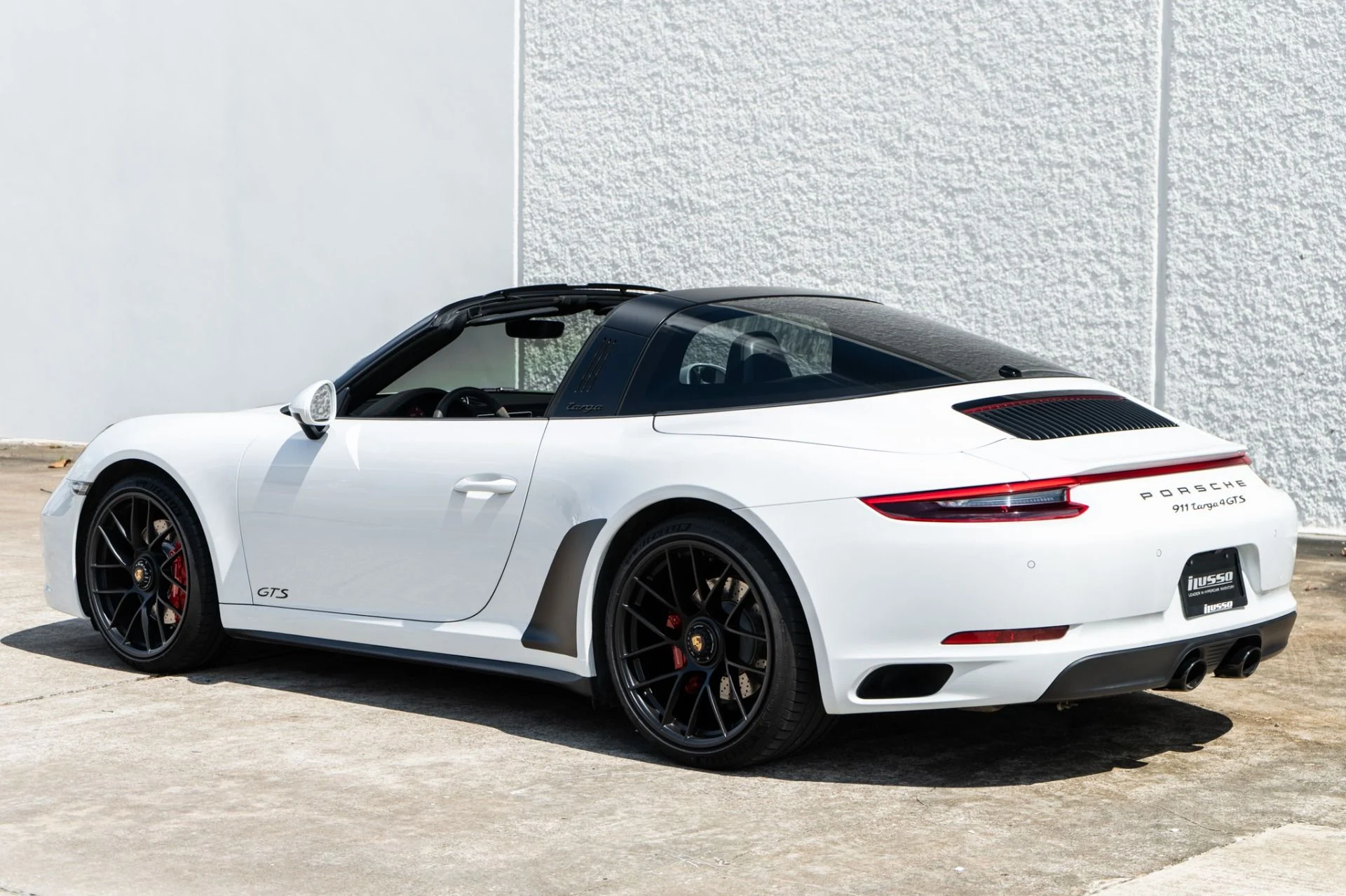 mph015_3527296994_Used_2018_Porsche_911_Targa_4_GTS_1791238615_20df56f3c6