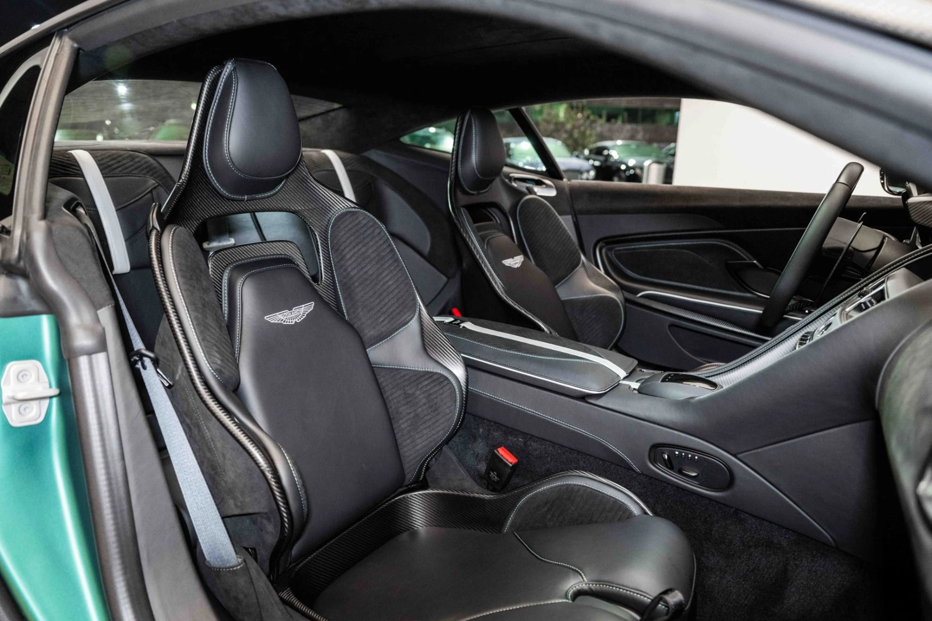 mph015_3531626148_Used_2023_Aston_Martin_DBS_770_Ultimate_1701899330_520e6f70a6