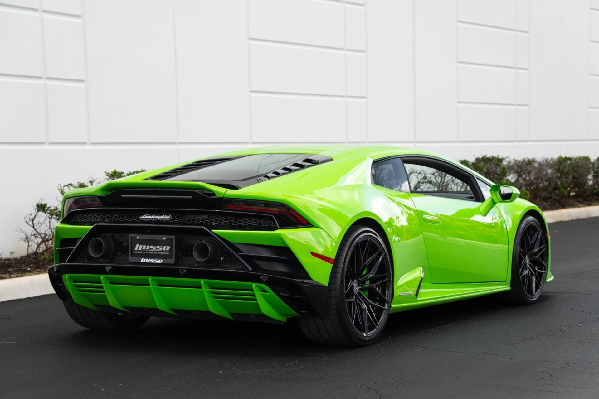 mph015_3536301479_Used_2020_Lamborghini_Huracan_EVO_1770872075_7705ea52b8