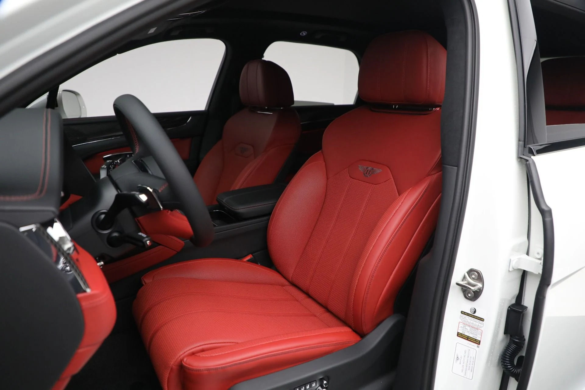 mph015_3536507417_New_2025_Bentley_Bentayga_V8_56c0aae0a4