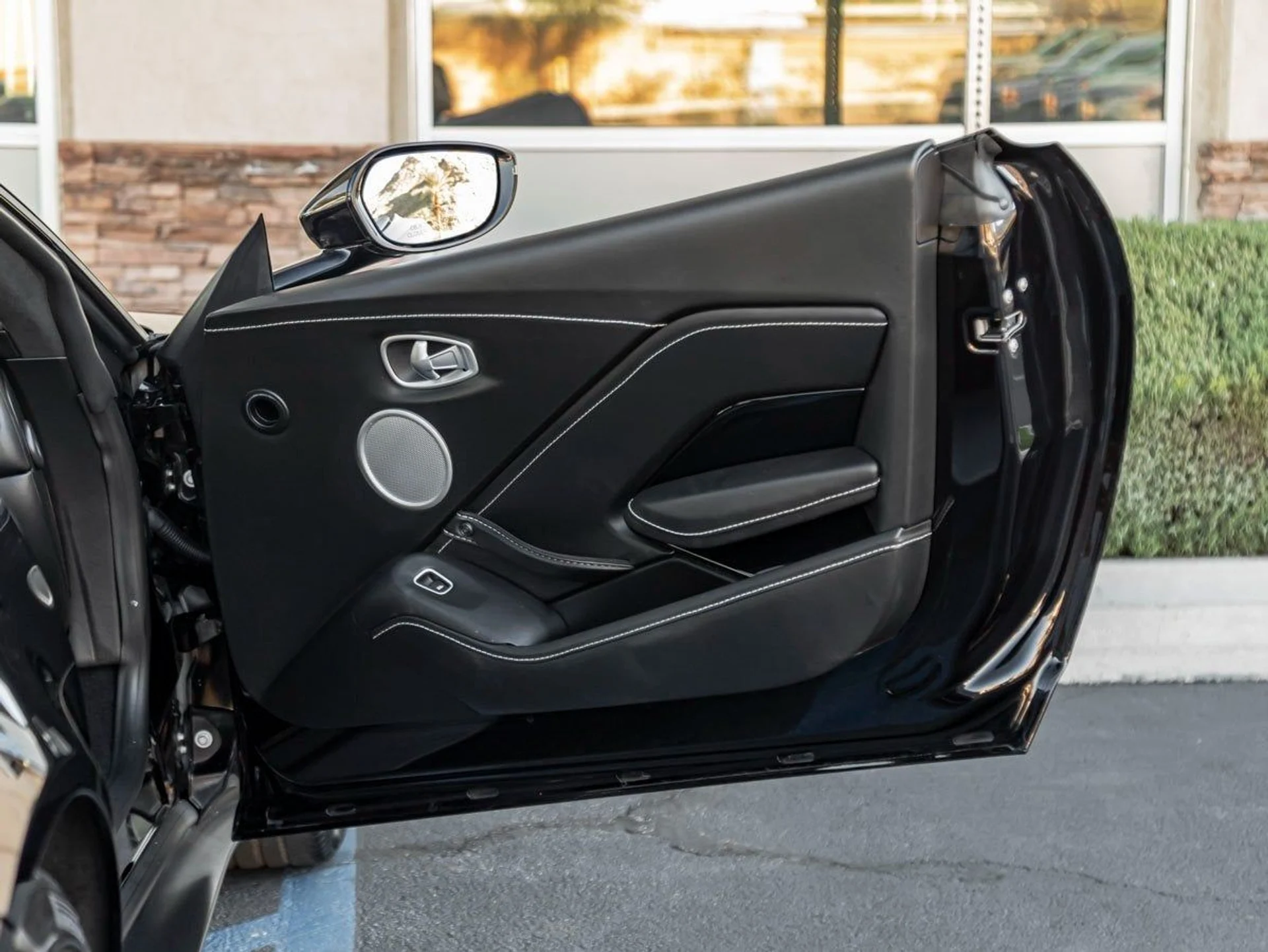 mph015_3547728883_16_744468ac67