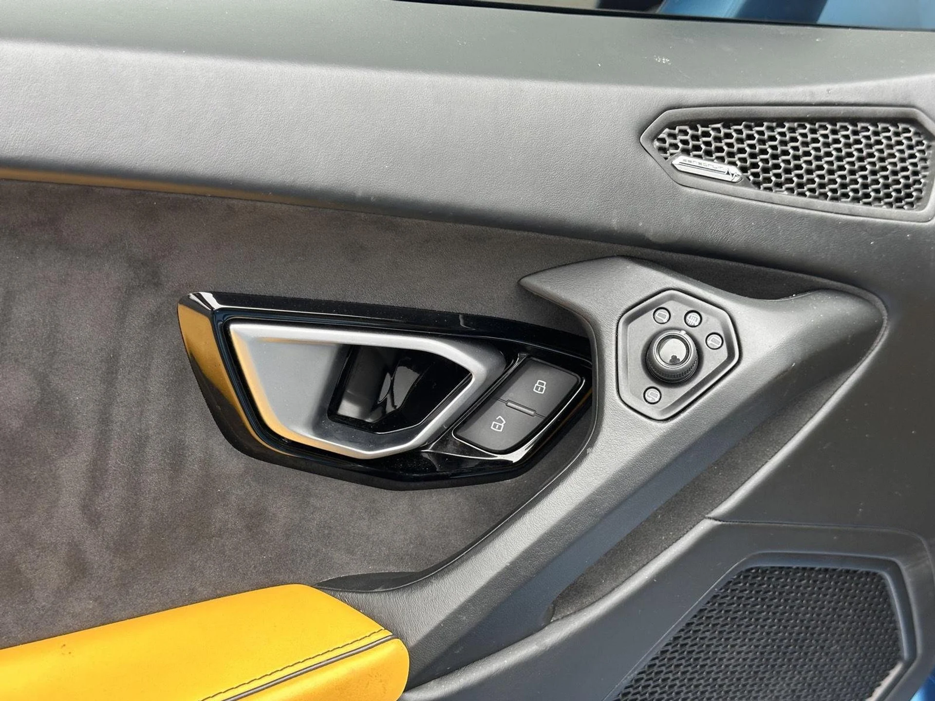 mph015_3551371805_1e683c0edd7e7995937db687a15eaa3b_5367185128