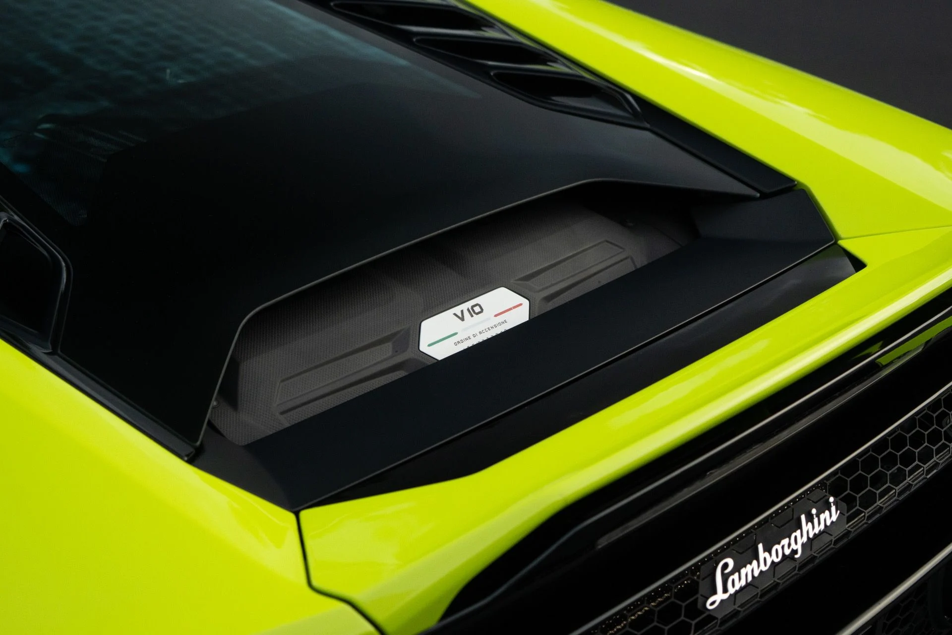 mph015_3557583170_Used_2020_Lamborghini_Huracan_EVO_1764467983_35832d778e