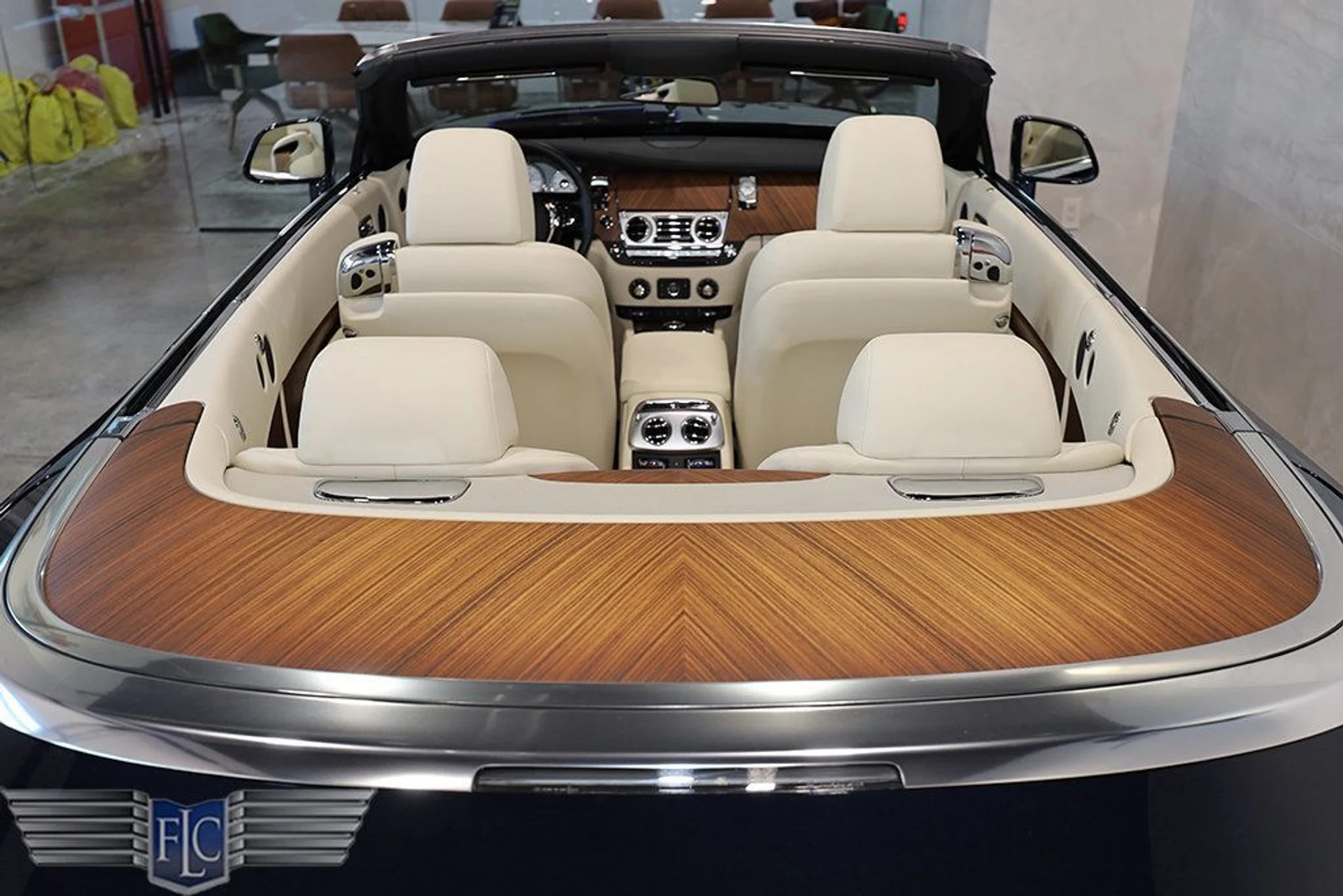 mph015_3567041392_used_2016_rolls_royce_dawn_2drconvertible_9689_23037962_16_1024_8e3d7b281a