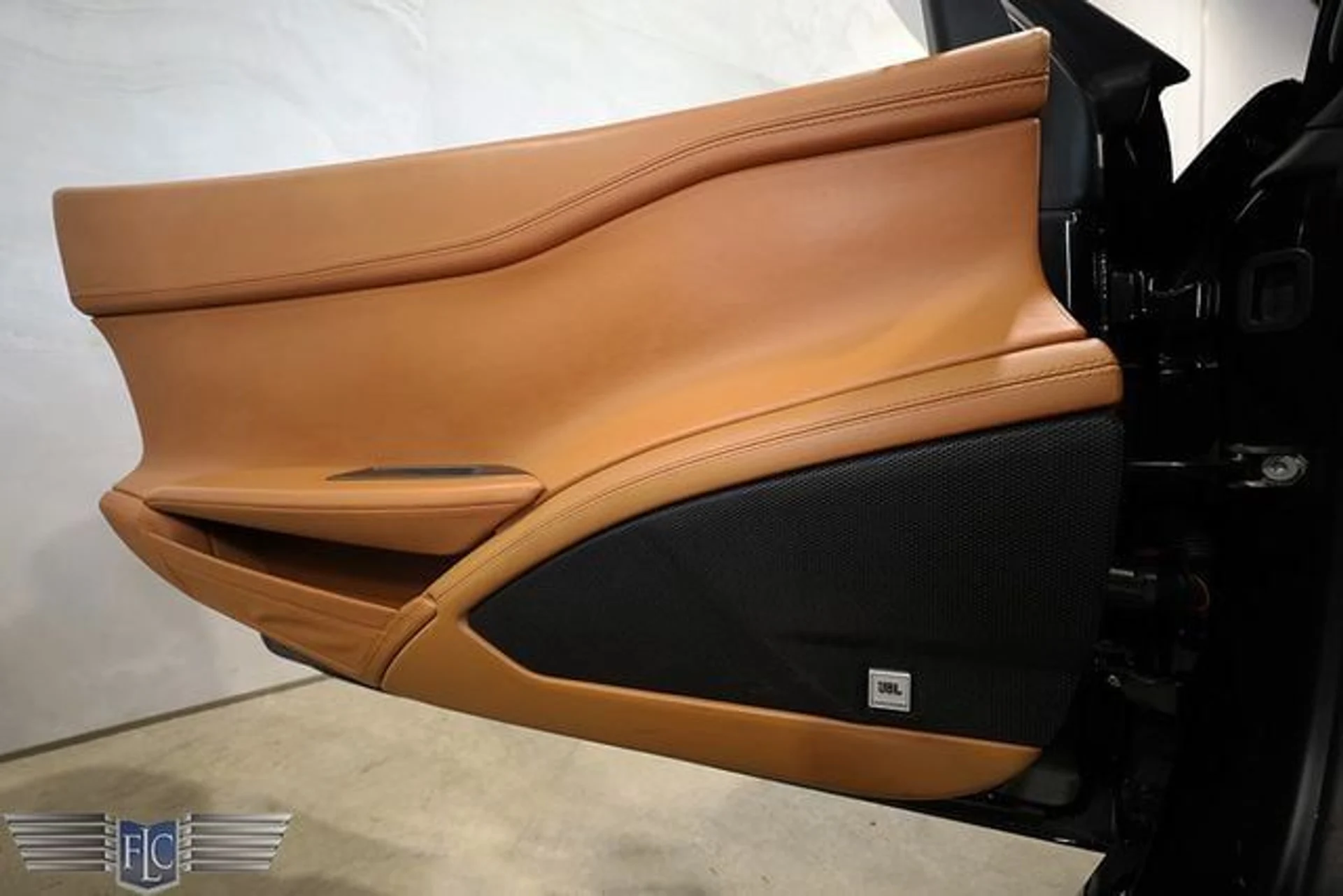 mph015_357306754_used_2013_ferrari_458_spider_9689_23036593_19_640_de46aea7f0
