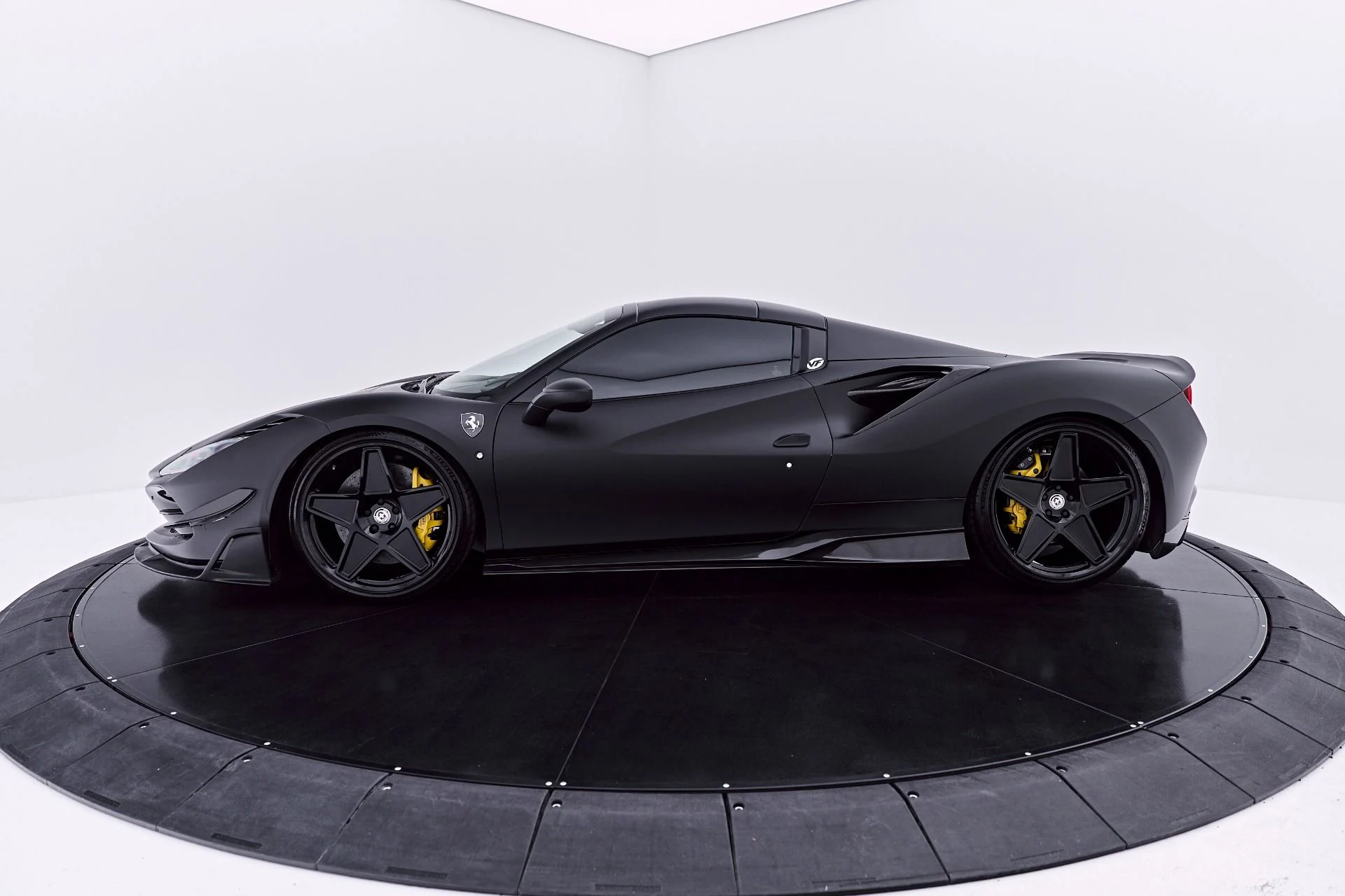 mph015_3577209102_Used_2023_Ferrari_F8_Spider_Base_1783649087_c5da519141