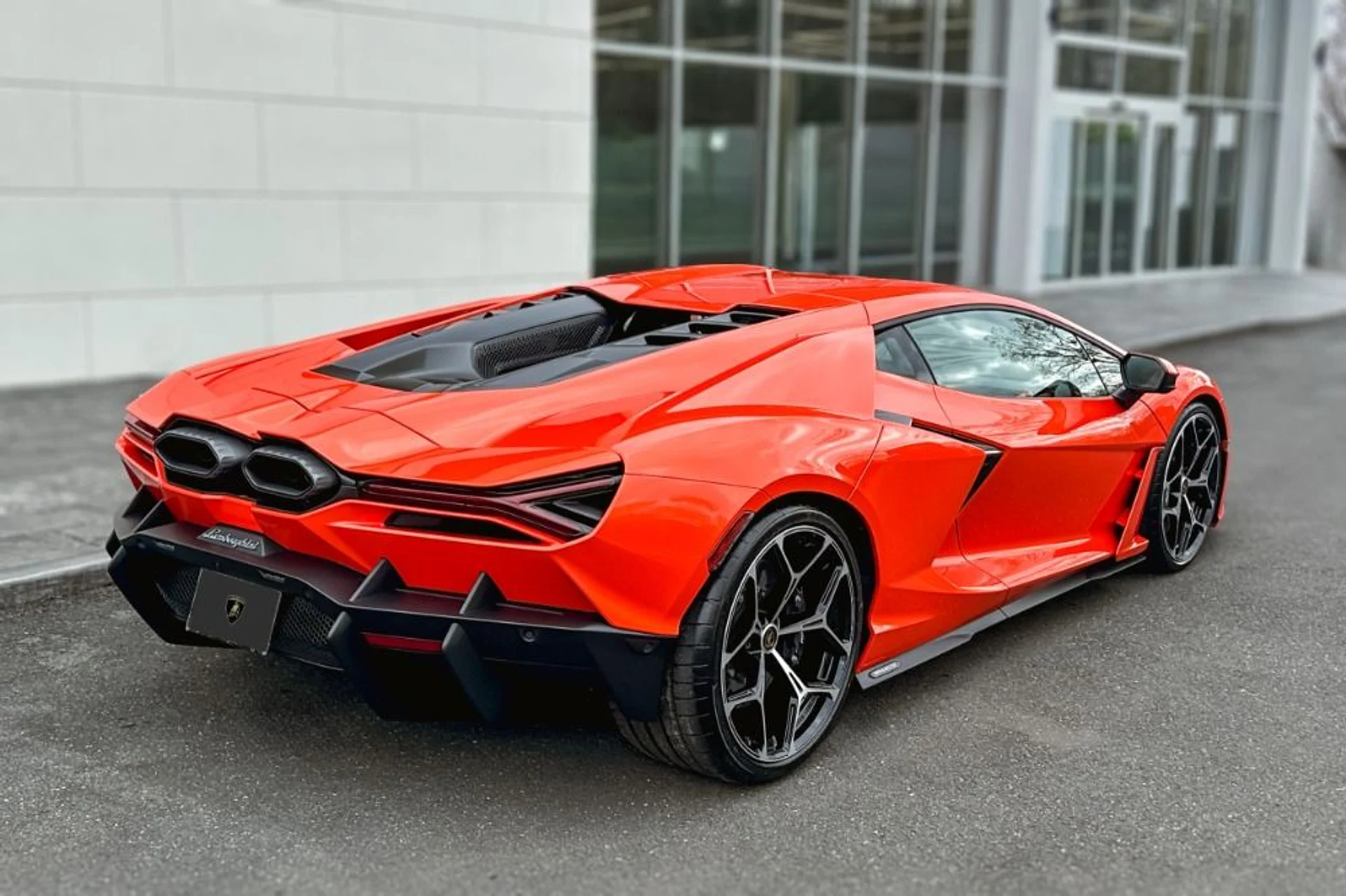 mph015_3582070537_New_2026_Lamborghini_Revuelto_1777983089_a3ba2b80f3