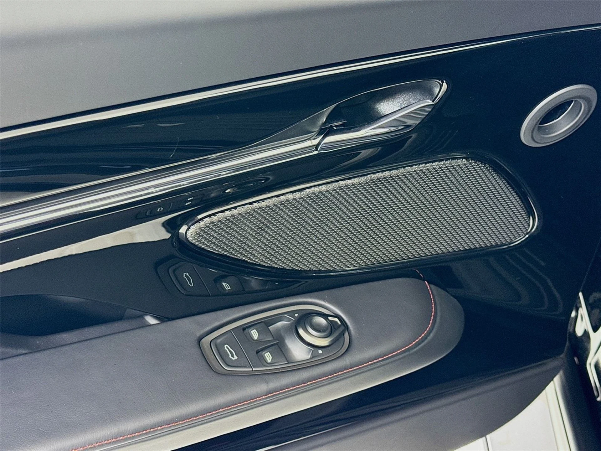 mph015_3585360151_791c0283ffc1fb1be97a7cba840de84cx_d5a442a9e0