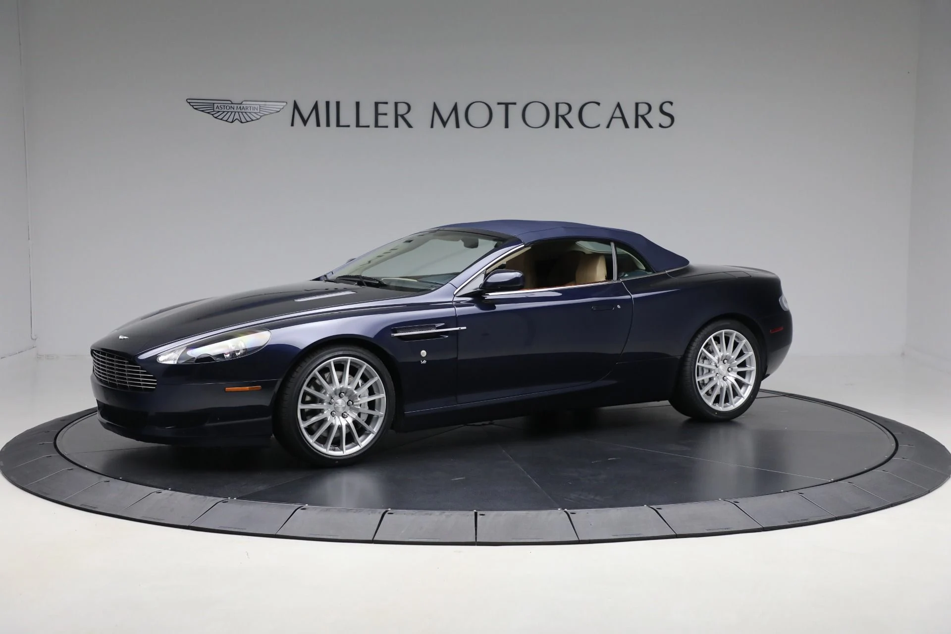 mph015_3591526001_Used_2007_Aston_Martin_DB_9_Volante_7a1e347ee9